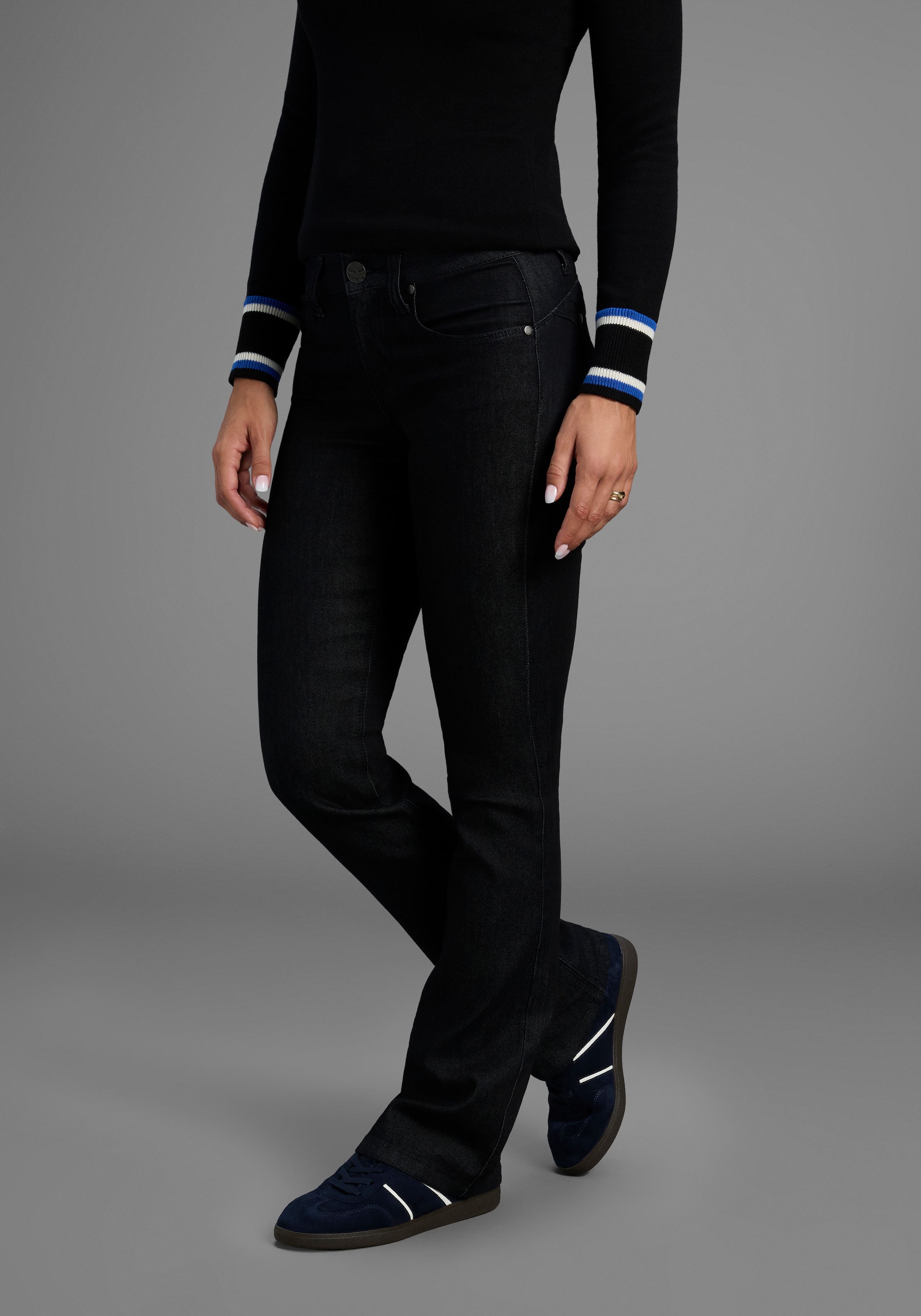 Arizona Bootcut-Jeans »Shaping«, bootcut, Kontrastnähte, Used-Look-Waschung, niedrige Leibhöhe