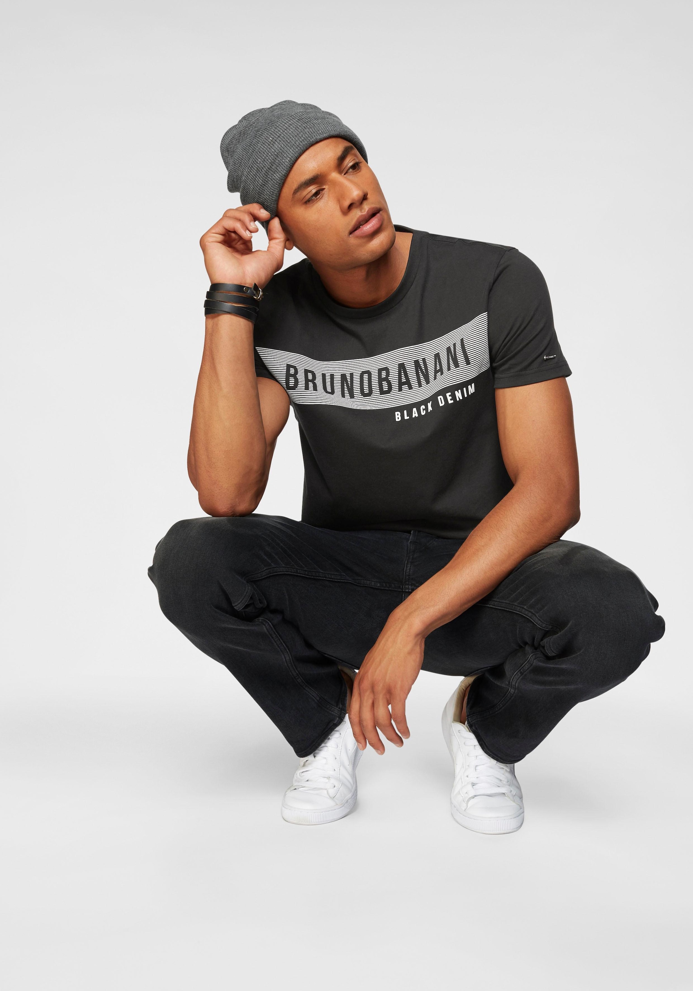 Bruno Banani T-Shirt, kurzärmelig, schmal geschnitten, Rundhalsausschnitt