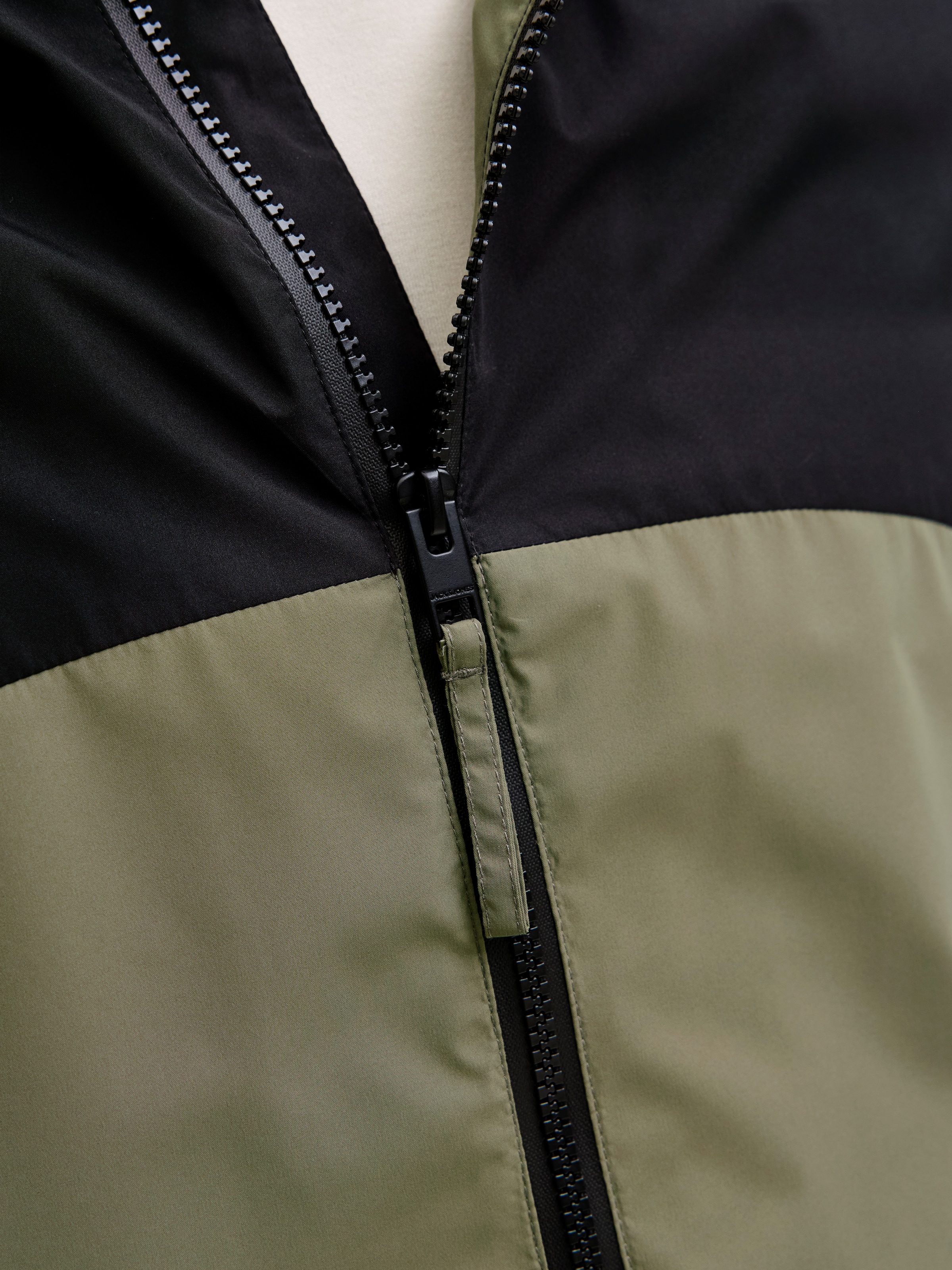 Jack & Jones Kurzjacke »JJESOHO LIGHT JACKET SN« mit Kapuze mit Kapuze
