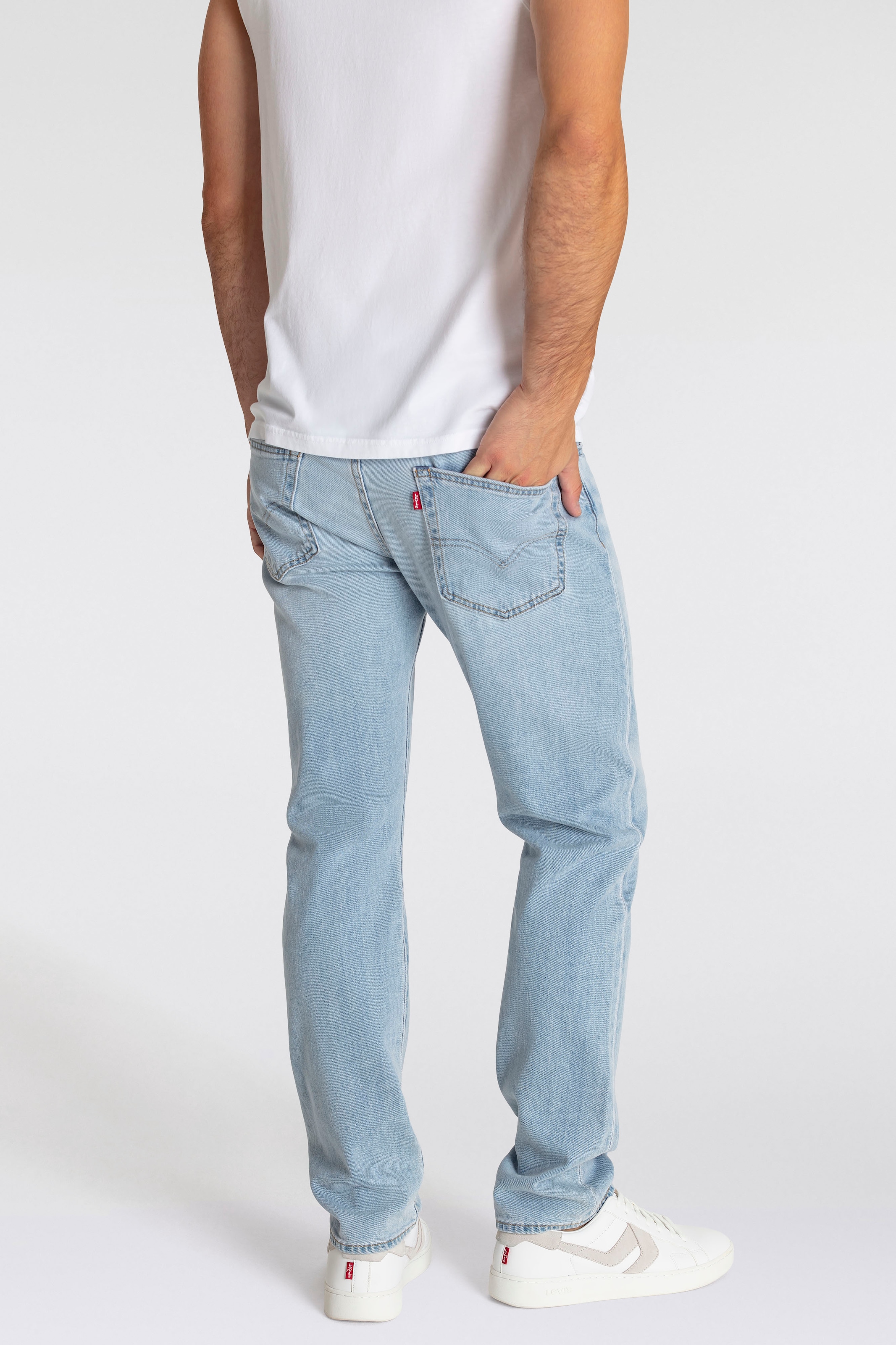 Levi's® Tapered-fit-Jeans »502 TAPER«, in elegantem, modernem Stil