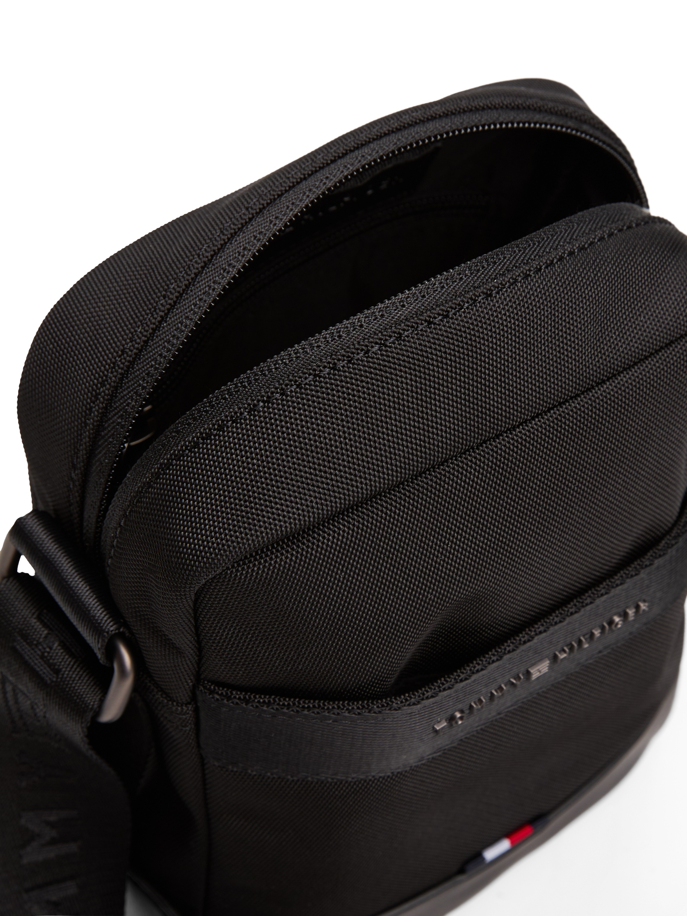 Tommy Hilfiger Umhängetasche »TH NYLON TRAVEL MINI REPORTER«, Men Schultertasche, Crossbody-Tasche mit Logoflag