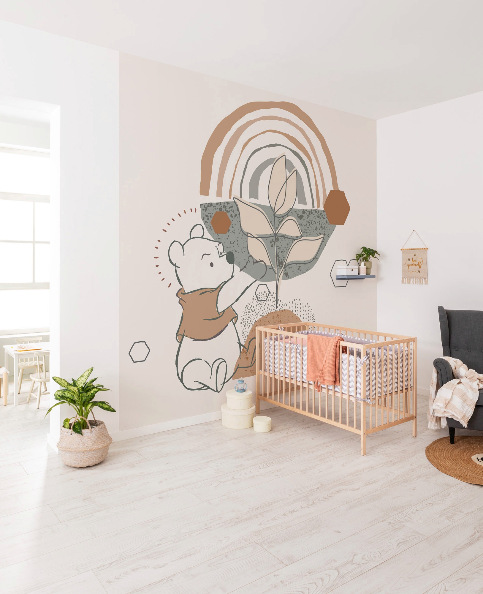 Komar Vliestapete »Digitaldruck Vlies - Winnie the Pooh Grow - Größe 300 x 280 cm«, bedruckt, Kinderzimmer