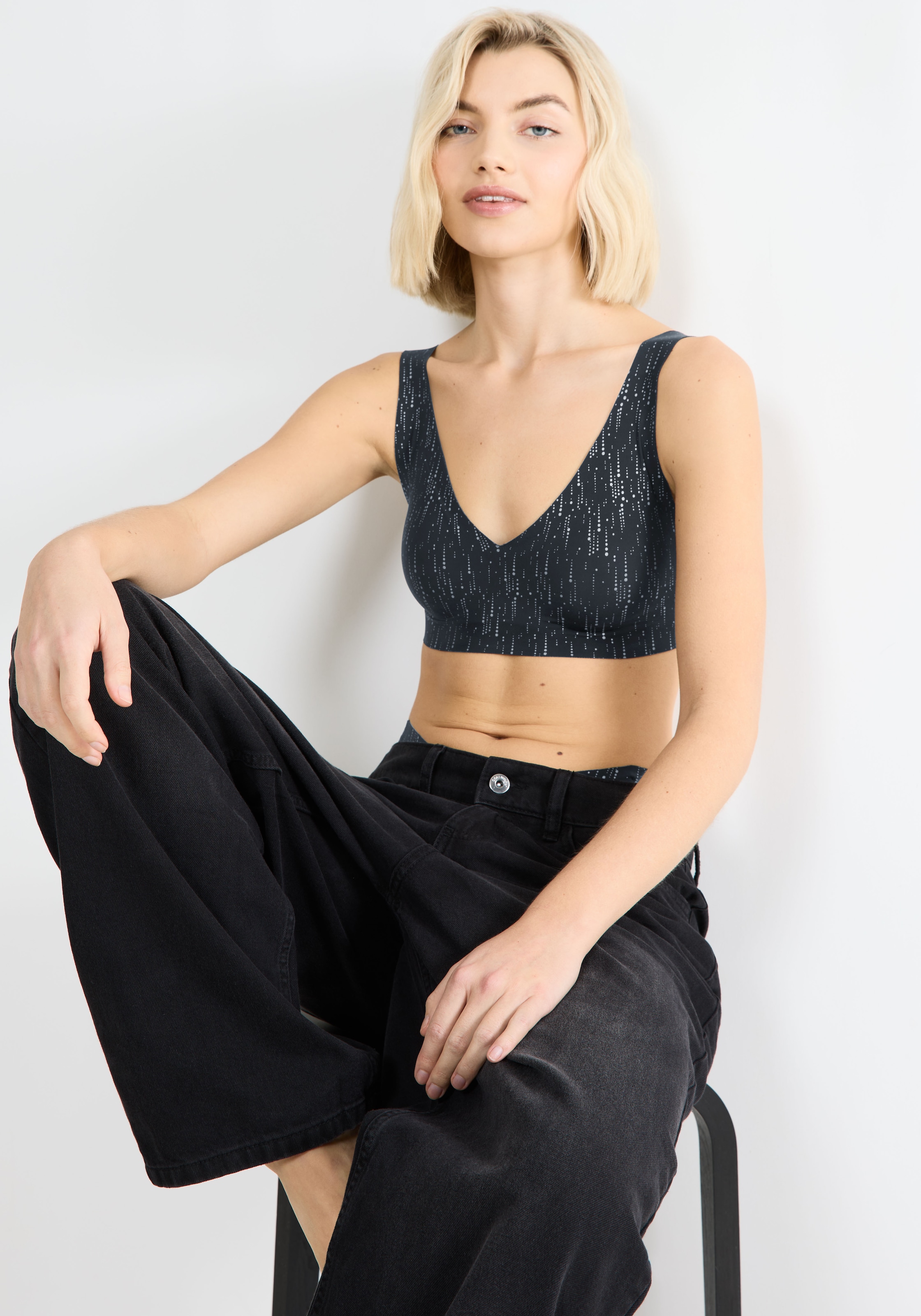 sloggi Bralette »ZERO Feel 2.0«, nahtlos, unsichtbar, V-Ausschnitt, herausnehmbare Pads