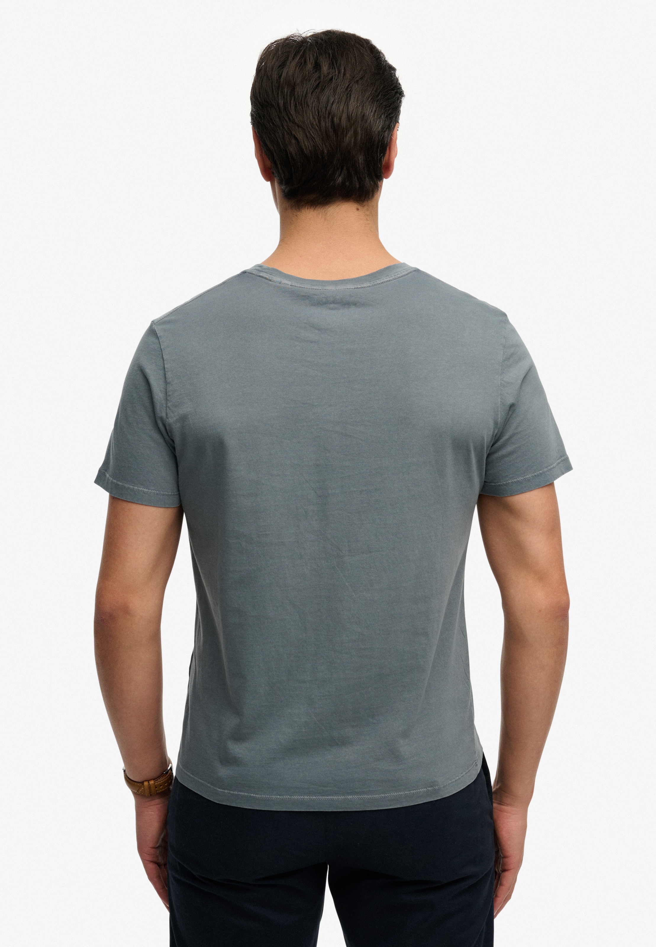 Superdry Rundhalsshirt »CLASSIC ESSENTIAL POCKET TEE« mit stylischer, aufgesetzter Brusttasche