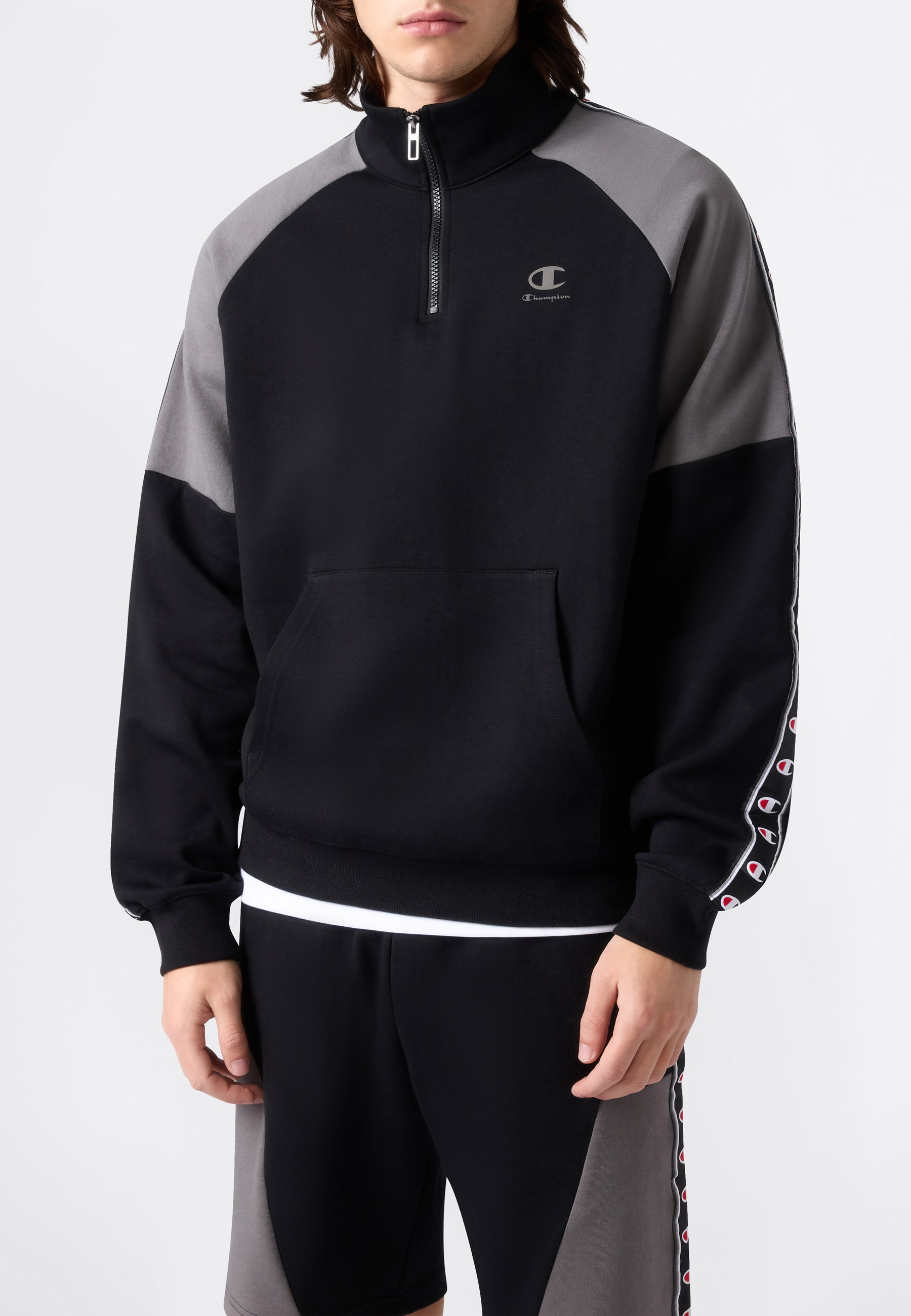 Champion Sweatshirt »Sports-inspired Interlock Half Zip Sweatshirt with Tape detailing«, komfortabler Schnitt, sportlicher Stil, Rundhalsausschnitt
