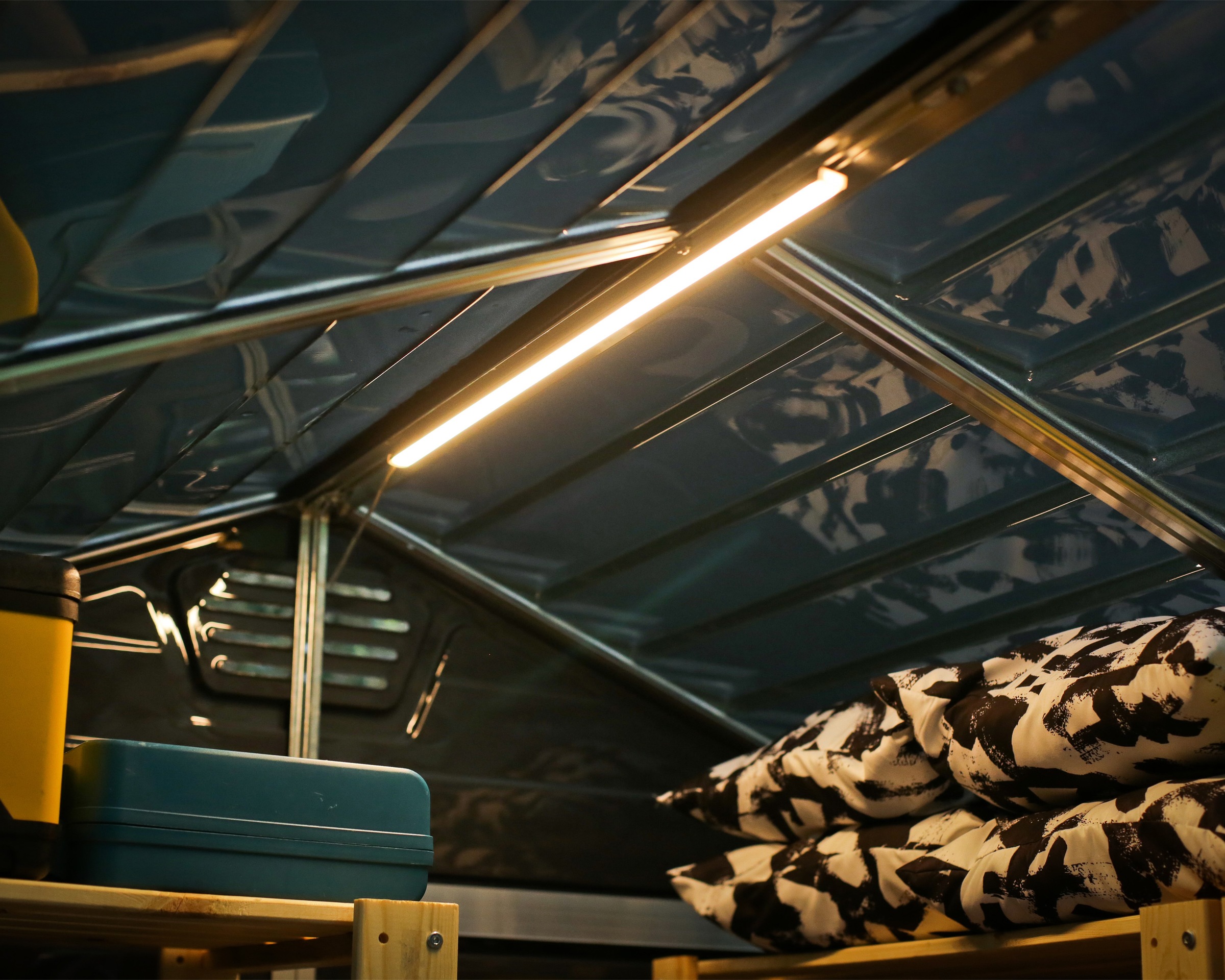 Palram - Canopia LED Deckenleuchte »LED-Beleuchtungssystem«, Leuchtmittel LED-Modul | LED fest integriert, Kit mit integriertem Transformator und unsichtbaren Kabeln
