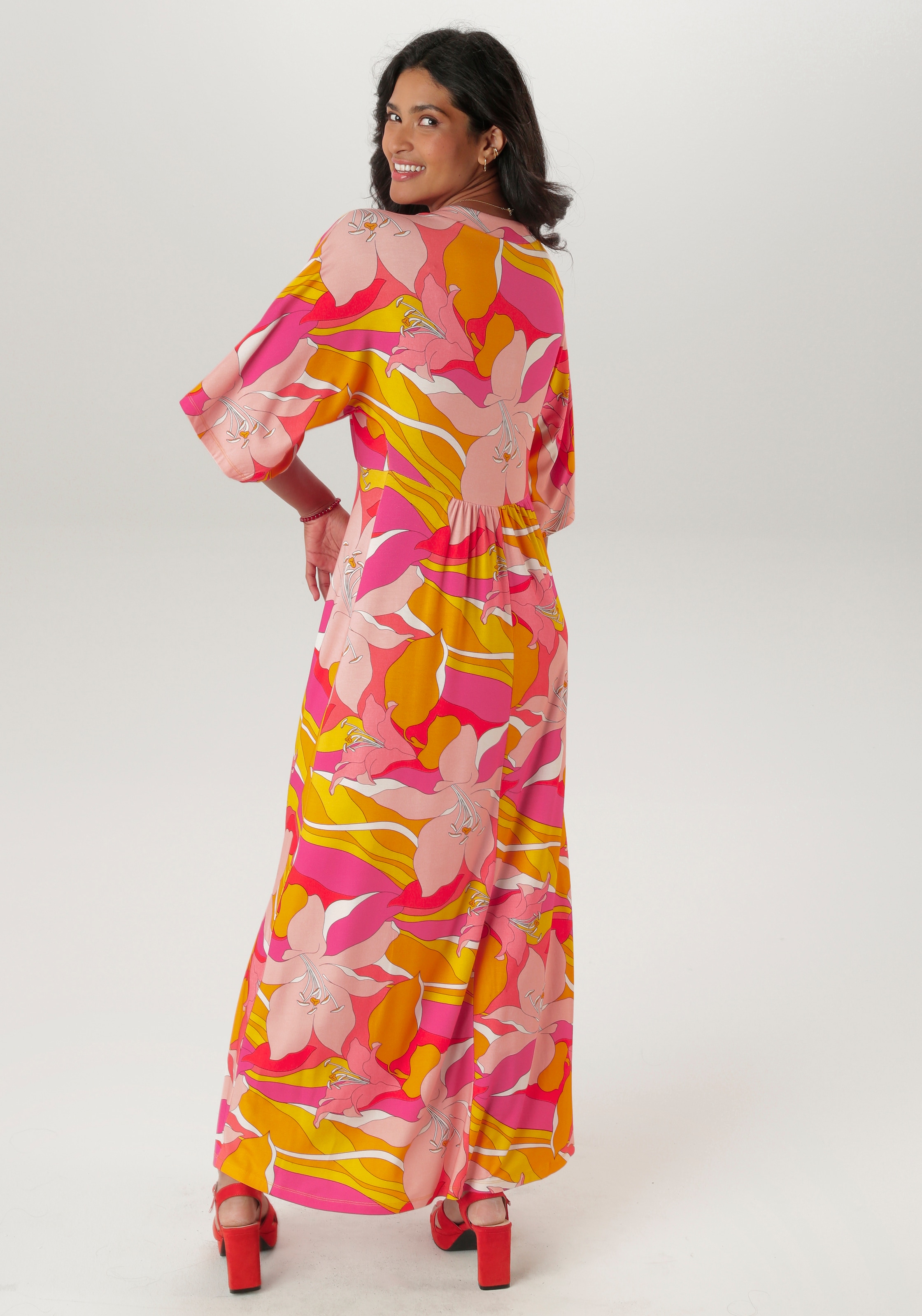 Aniston SELECTED Maxikleid, mit weiten, 3/4-langen Ärmeln