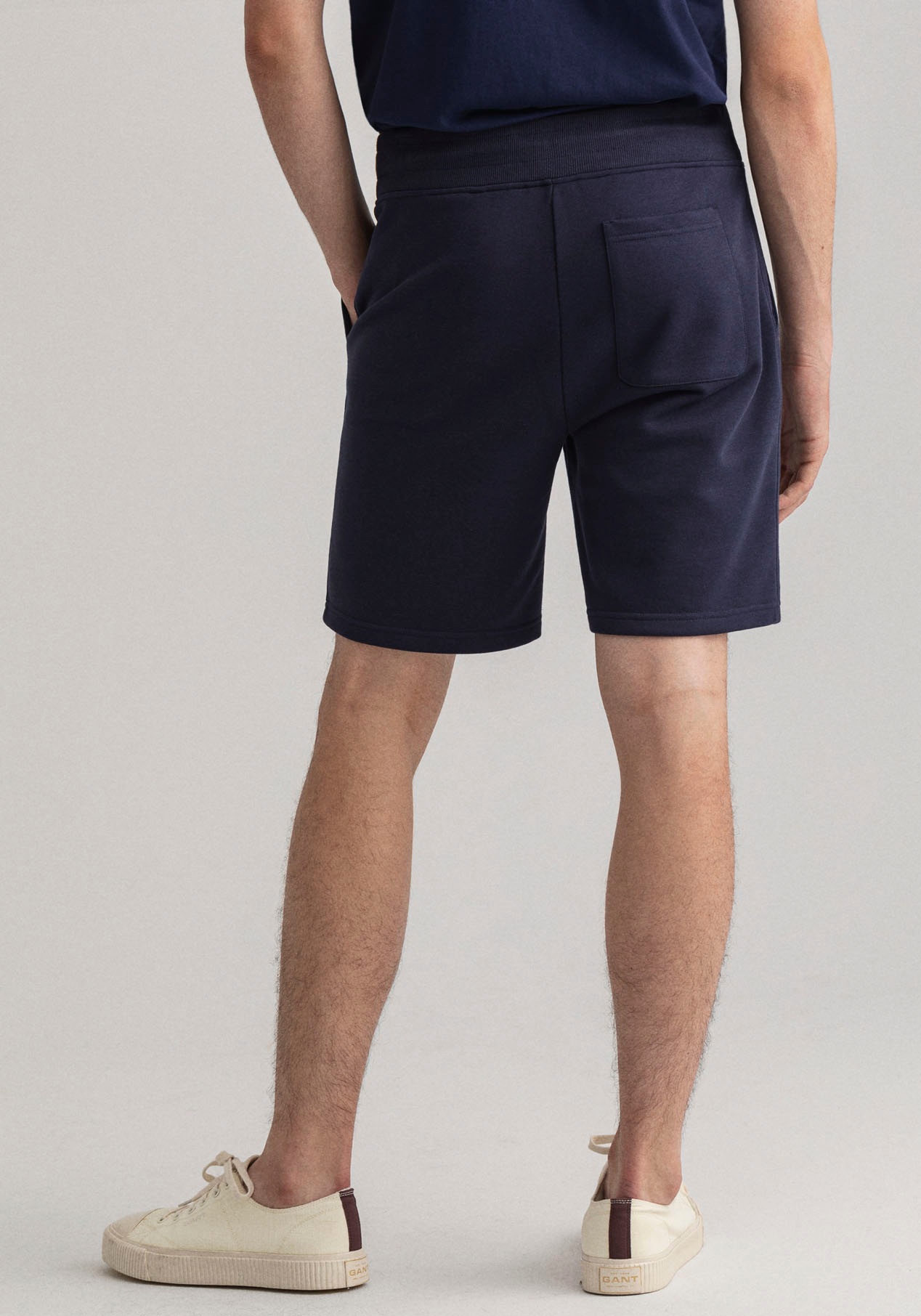 2. Bild von Gant Sweatshorts »ORIGINAL SWEAT SHORTS«, mit Hüfttaschen vorne und aufgesetzter Gesäßtasche