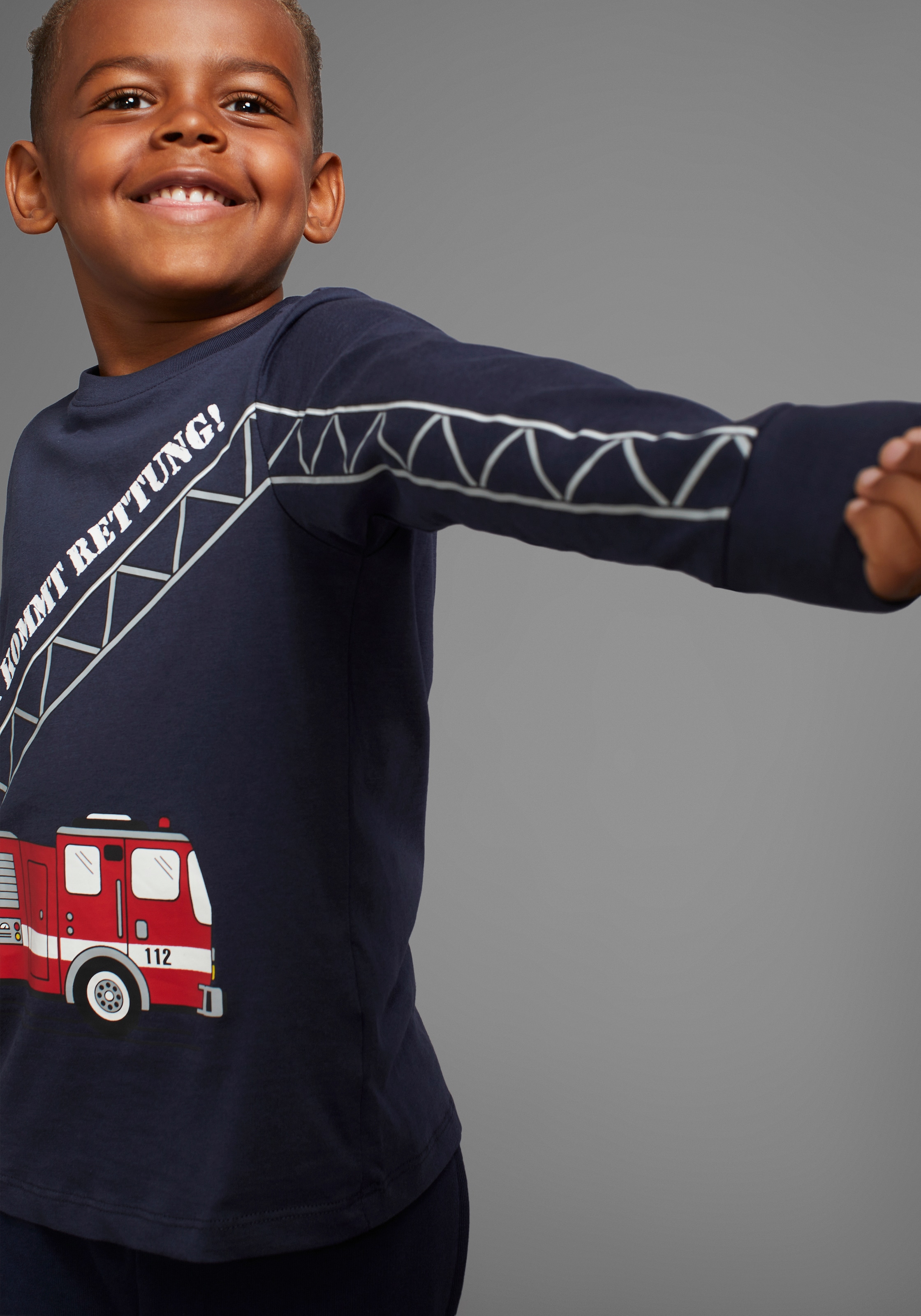 KIDSWORLD Langarmshirt »HIER KOMMT RETTUNG«, Feuerwehr