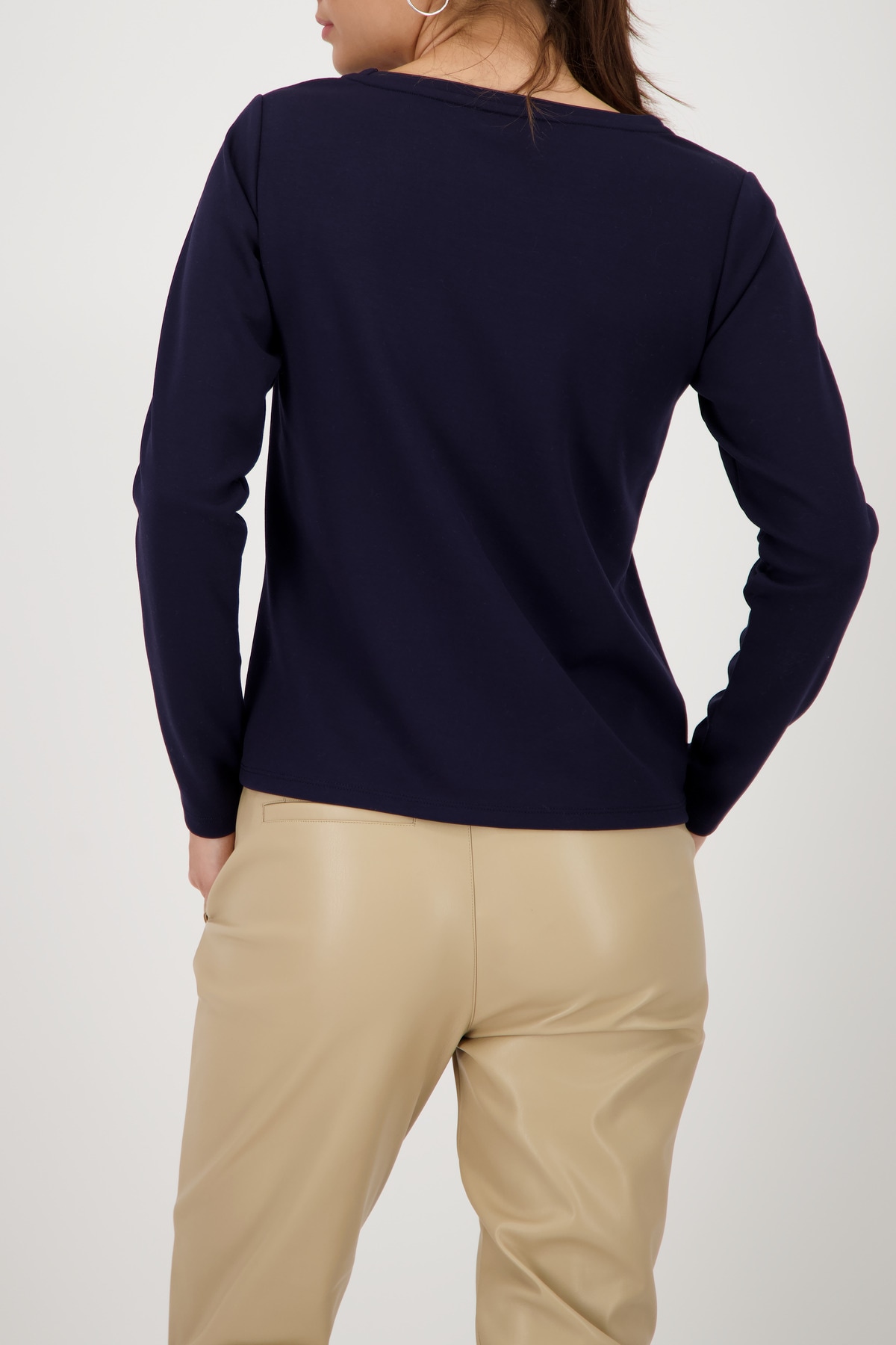 Monari Sweatshirt »Sweatshirt Schmuckschrift«, Regular fit mit Rundhalsausschnitt