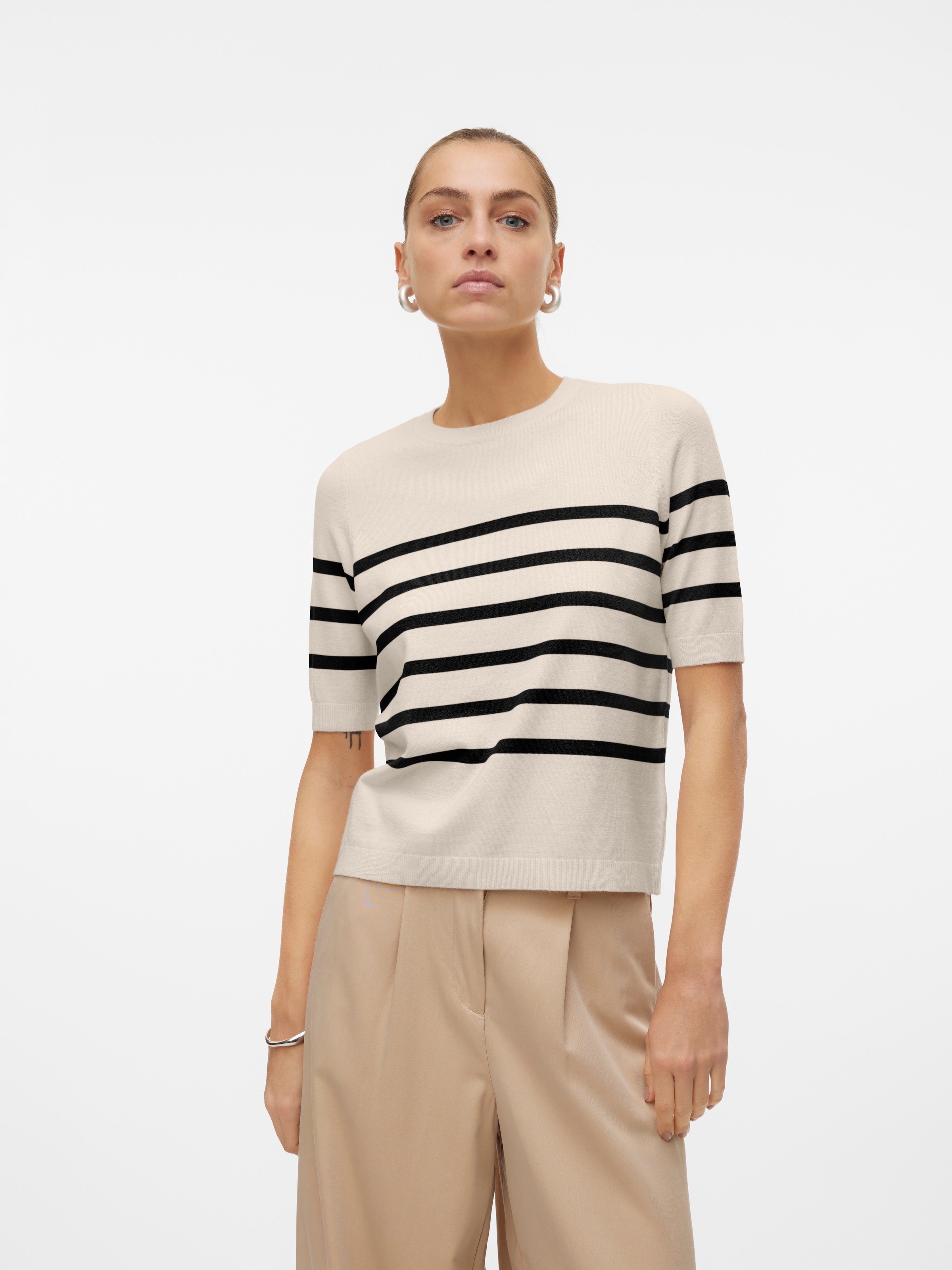 Vero Moda Kurzarmpullover »leichter Feinstrickpullover VMSABA PLAIN SS O-NECK PULLOVER GA NOOS«, (Damenpullover, Rundhalsausschnitt, Kurzarm, Sommerpulli,), im Regular Fit aus pflegeleichtem Materialmix mit Viskose