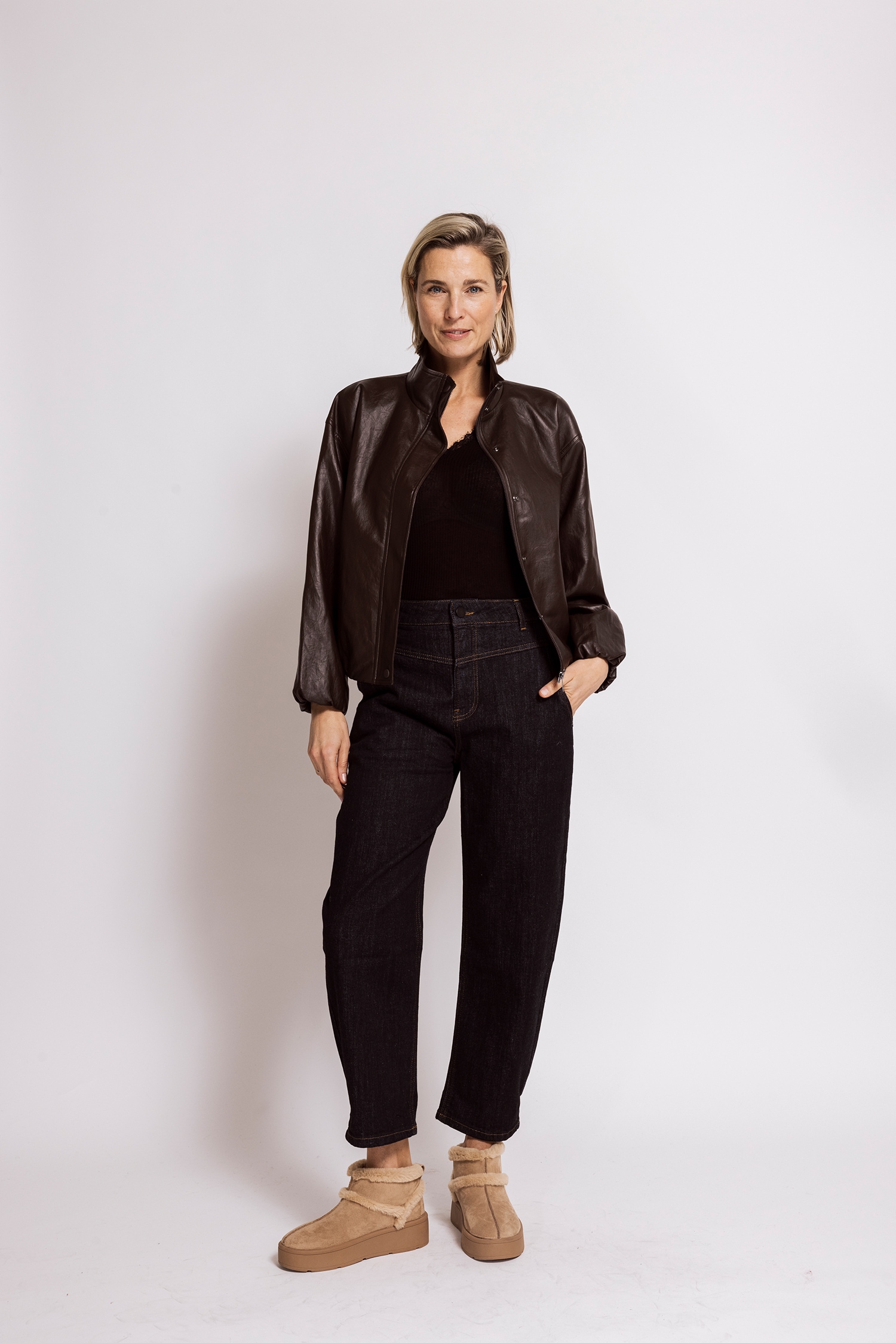 Zhrill Jackenblazer »ASAMI« Blouson -in Leder-Optik / moderner Look / Stehkragen