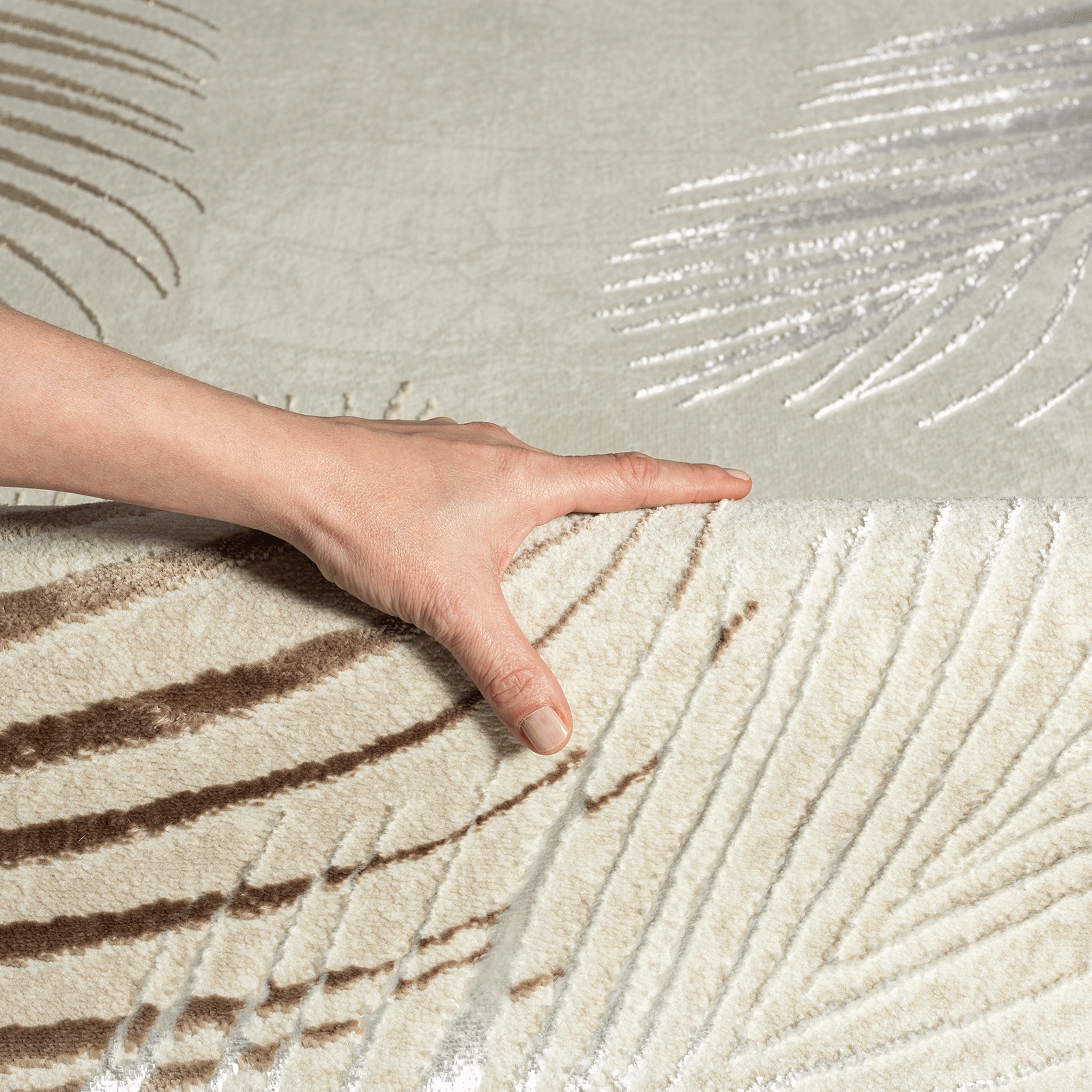 the carpet Teppich »Mila«, rechteckig, 8 mm Höhe, moderner Wohnzimmer Teppich elegant glänzender Flor