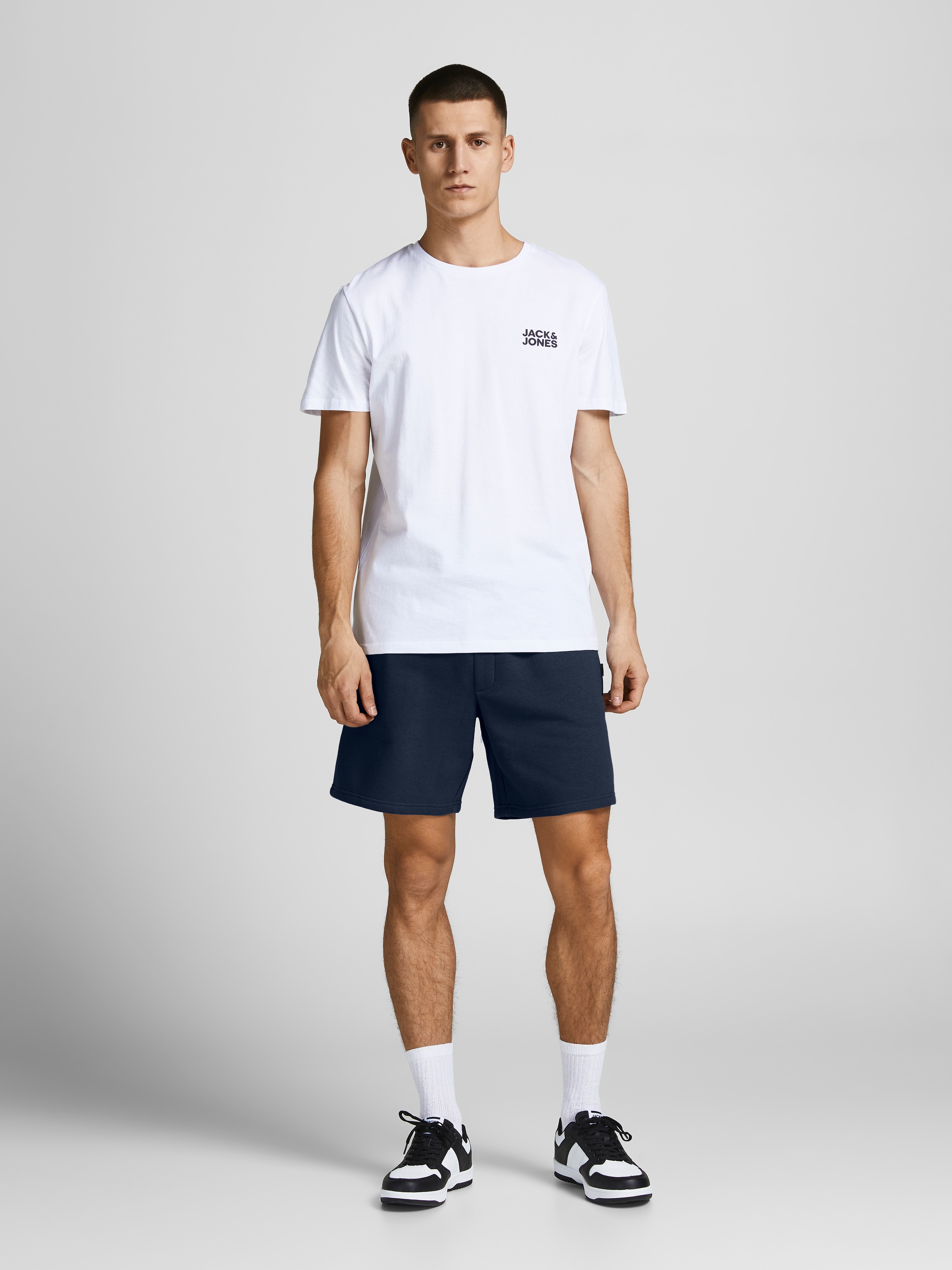 Jack & Jones Sweatshorts »JPSTGORDON mit elastischem Bund«, unifarben, modisch, regular fit, Webstoff
