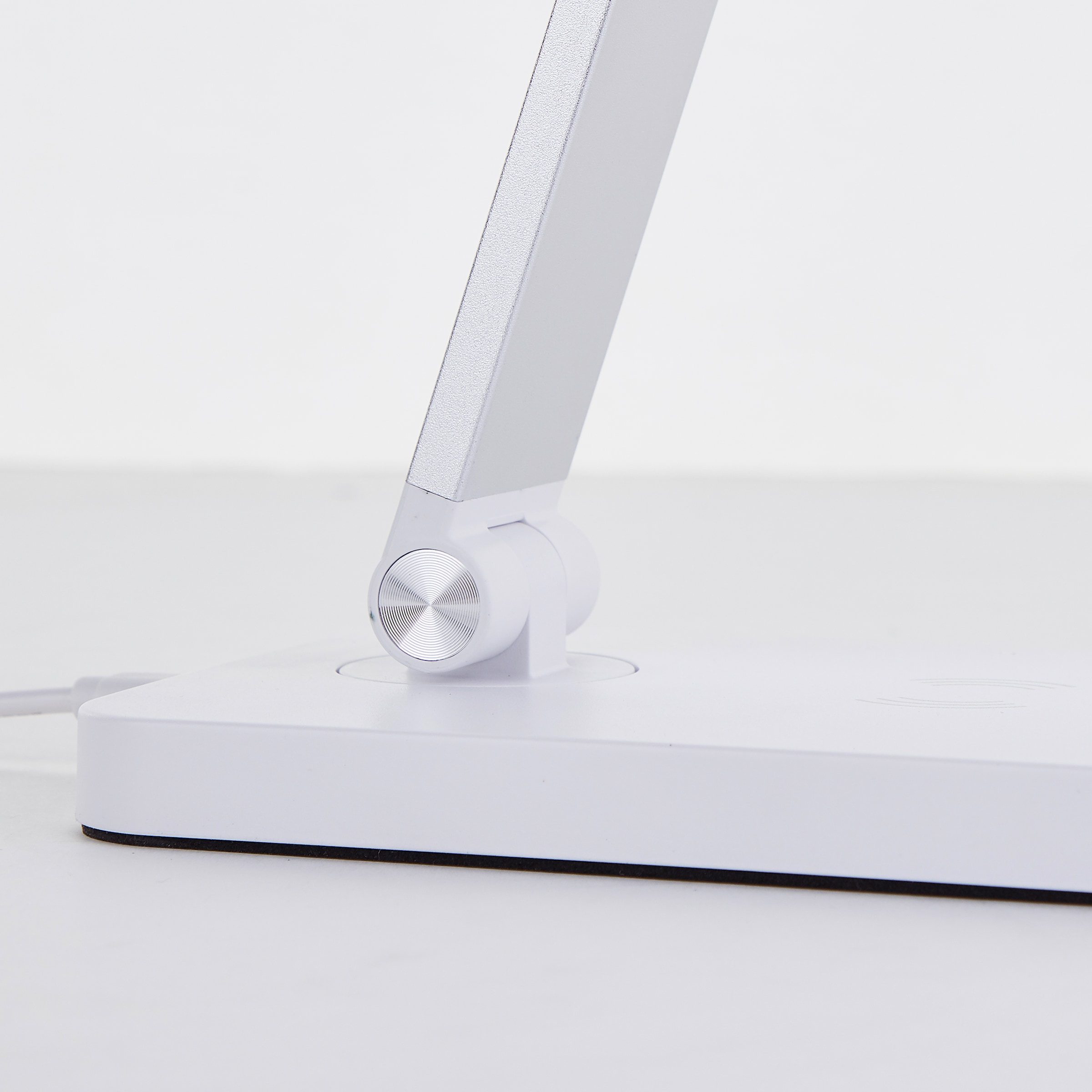 Brilliant LED Tischleuchte »Florence«, 38 x 11 x 34 cm, 610 lm, 2700-6500K, 3-Stufen dimmbar, USB, schwenkbar