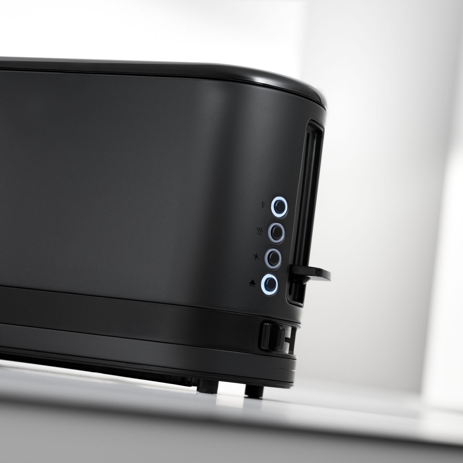 WMF Toaster »KÜCHENminis Deep Black, Lanschlitztoaster, mit Brötchenaufsatz« 1 langer Schlitz für 2 XXL-Toastscheiben 900 W 7 variable Bräunungsstufen, Brotzentrierung, Krümelschublade