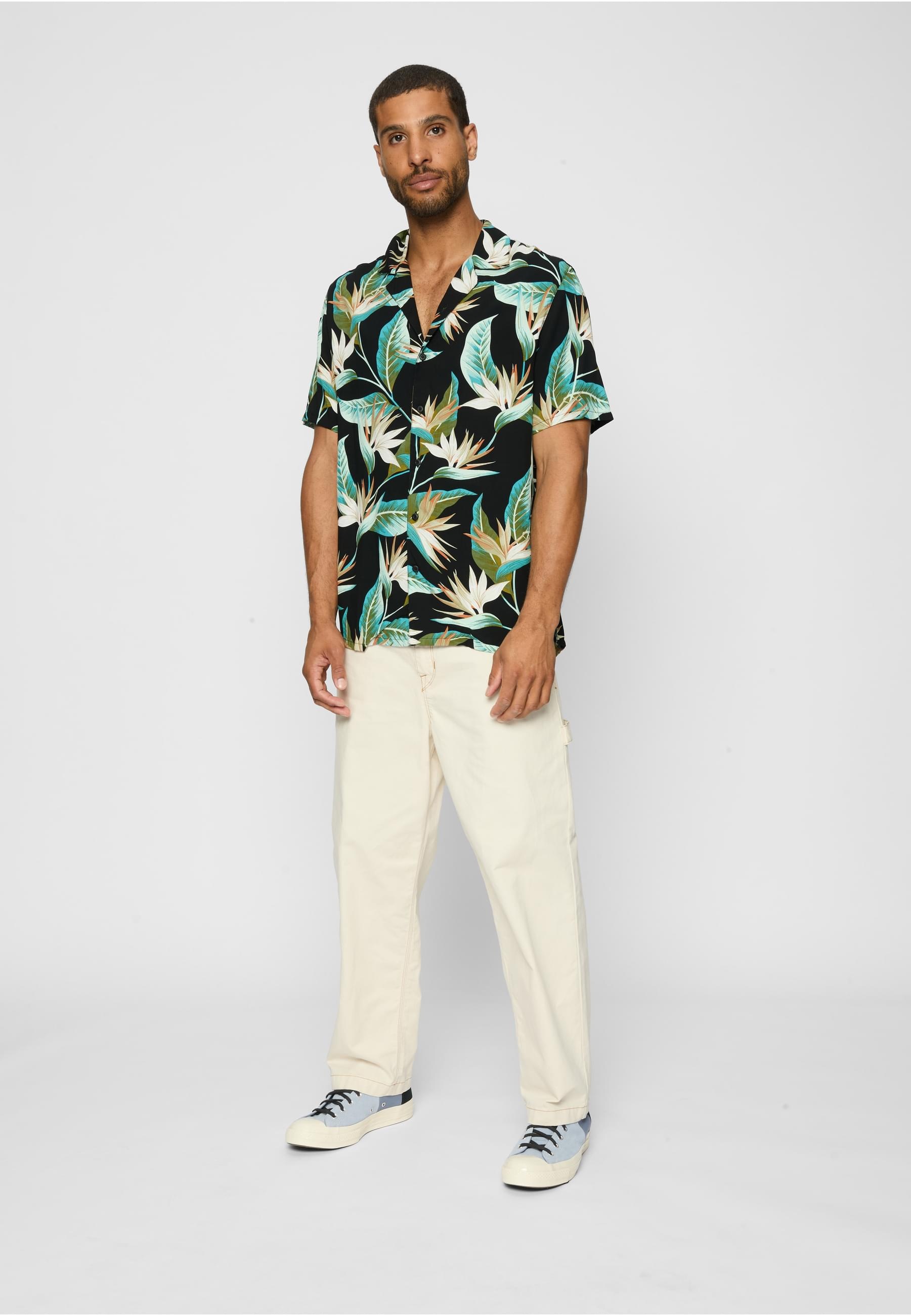 URBAN CLASSICS Langarmhemd »Urban Classics Herren Blossoms Resort Shirt« 1 Stk.