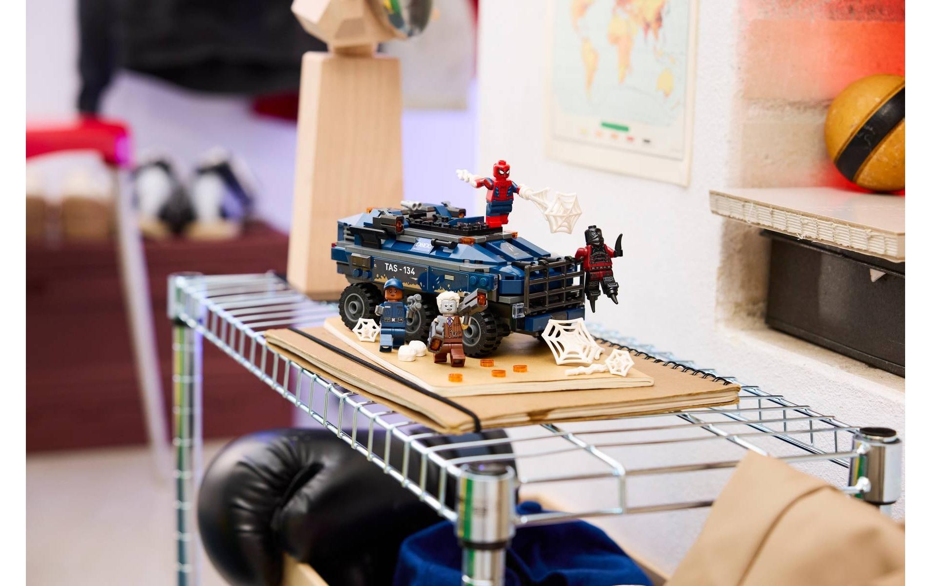LEGO® Konstruktionsspielsteine »Spider-Man Jagt den Gefängnistransporter (76349), LEGO Super Heroes« Made in Europe