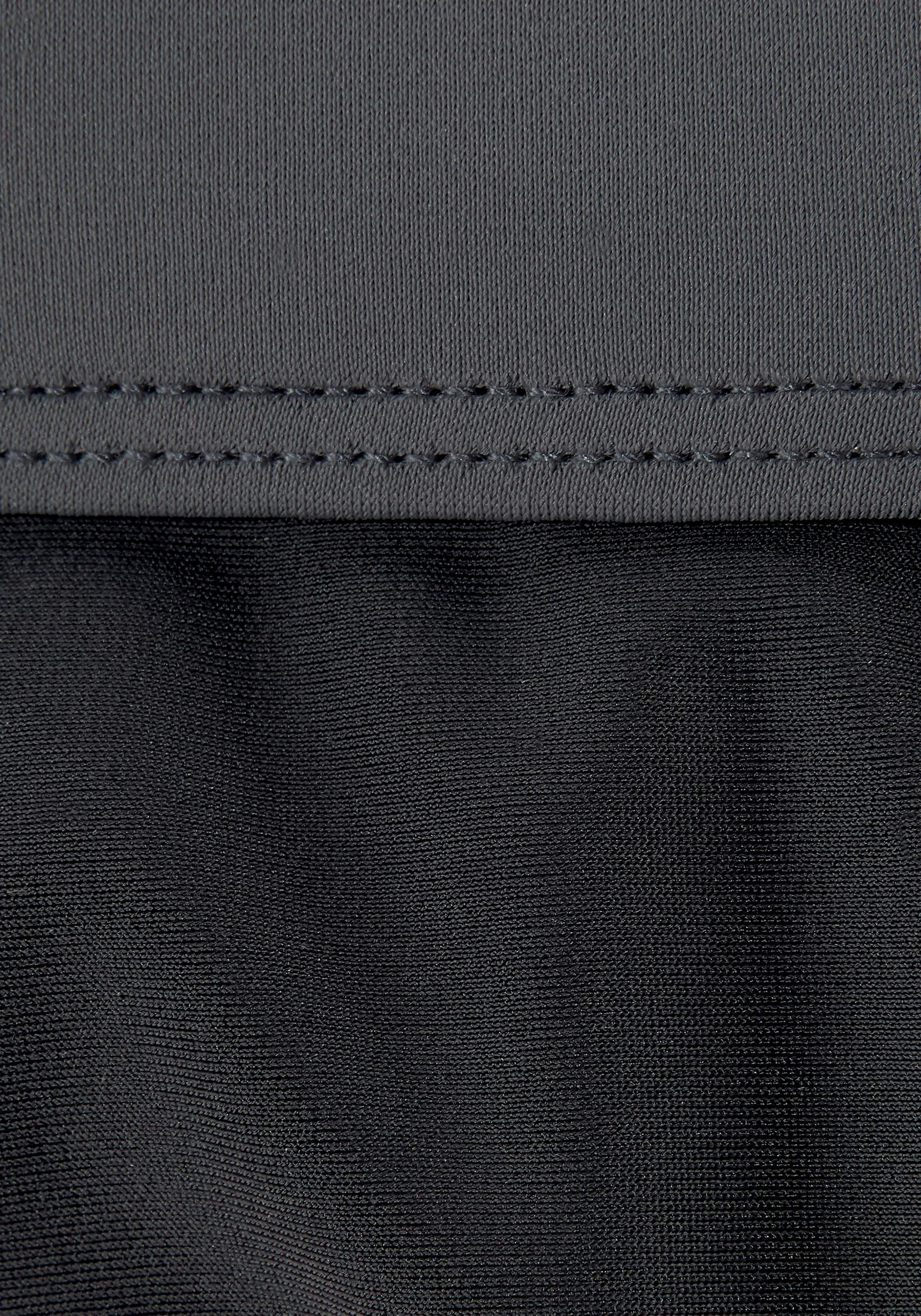 3. Bild von bugatti Badeslip, mit kontrastfarbenen Details