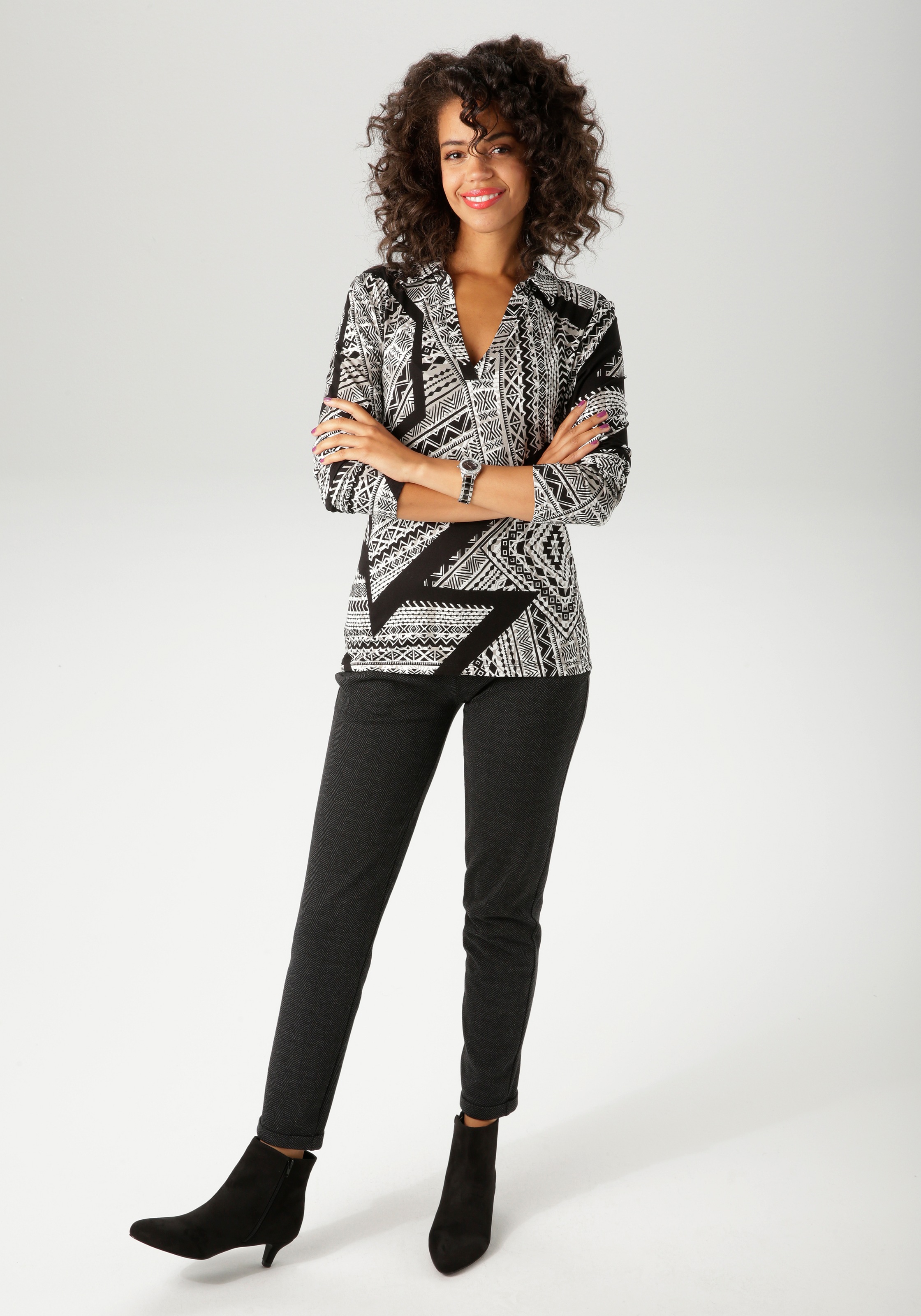 Aniston CASUAL Shirtbluse, mit grafischem Mustermix - jedes Teil ein Unikat - NEUE KOLLEKTION