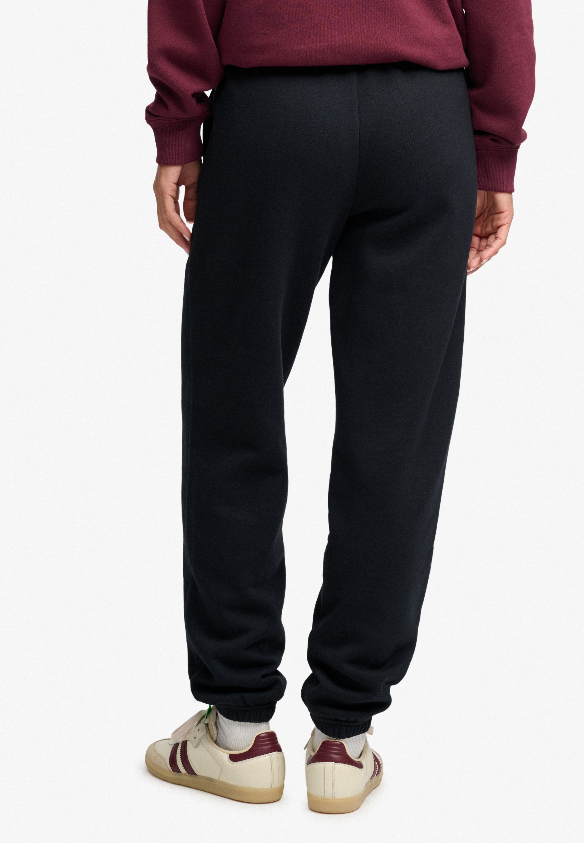 Superdry Sweathose »SIGNATURE EMB CUFFED JOGGER«  Baumwollmischung, relaxed fit