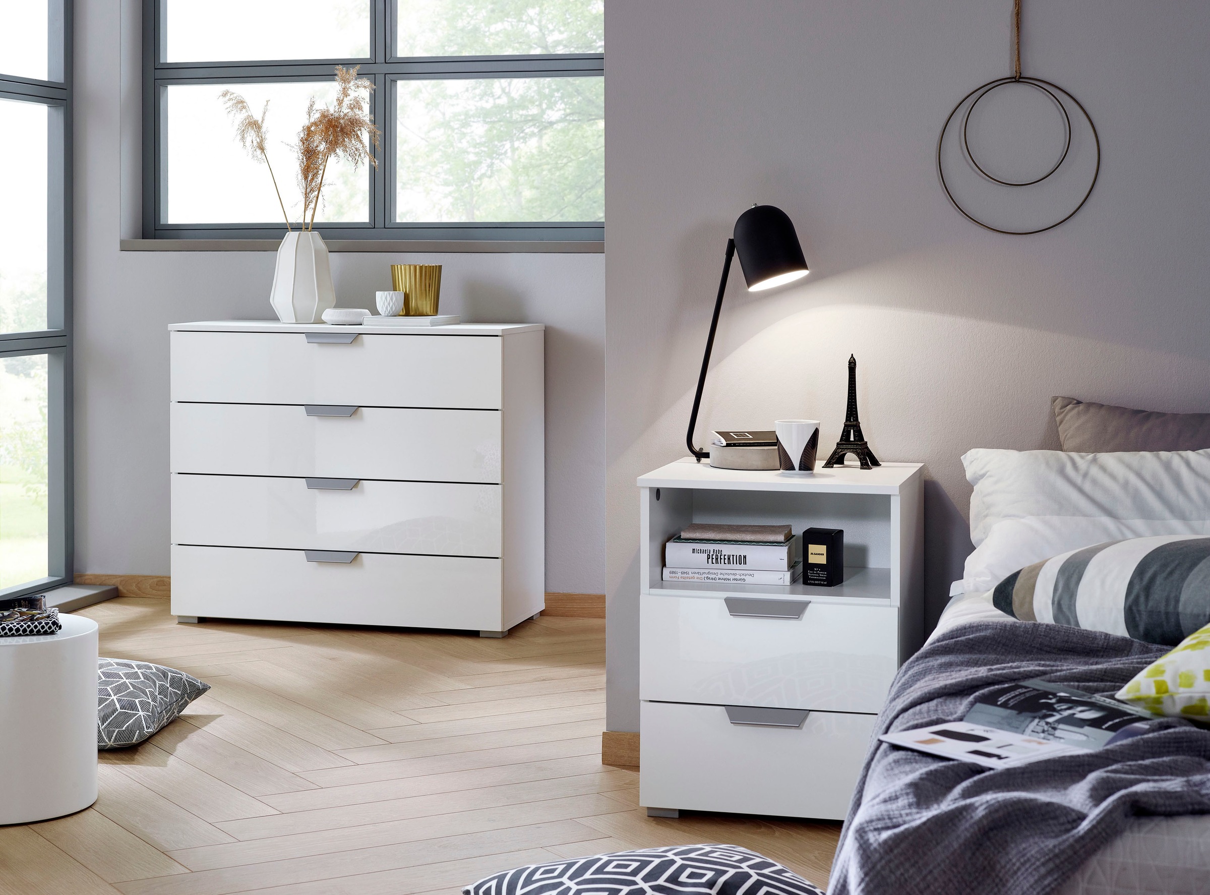 rauch Schubkastenkommode »Sideboard Schubladenkommode ORIAS mit Dekor- oder Hochglanzfront«, mit 4 Schubkästen und 2 Türen sowie Metallgriffen MADE IN GERMANY