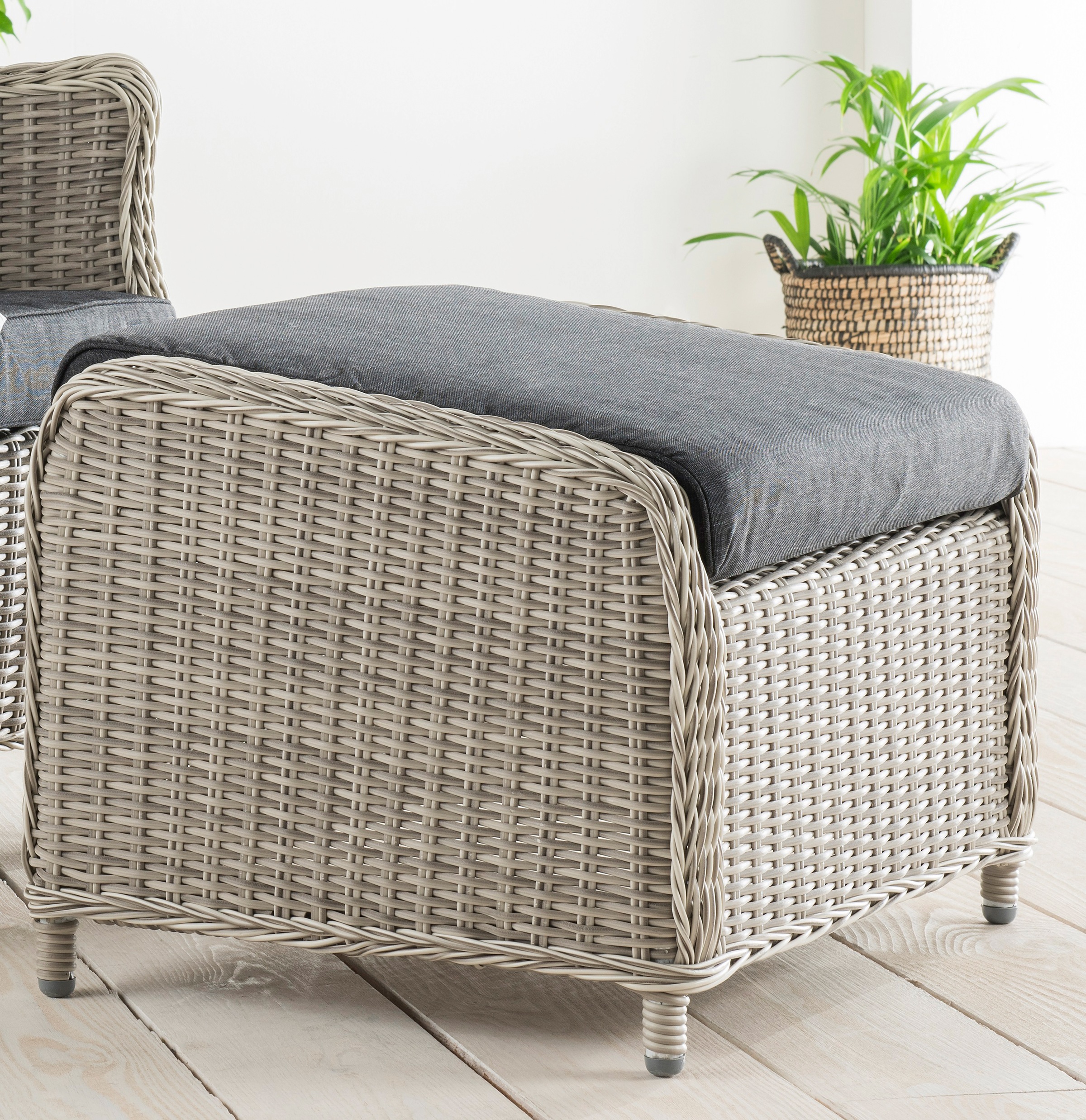 Destiny Gartenlounge-Set »LUNA CASA«, (4 tlg.), Polyrattan, Sessel mit Fußhocker, inkl. Auflagen