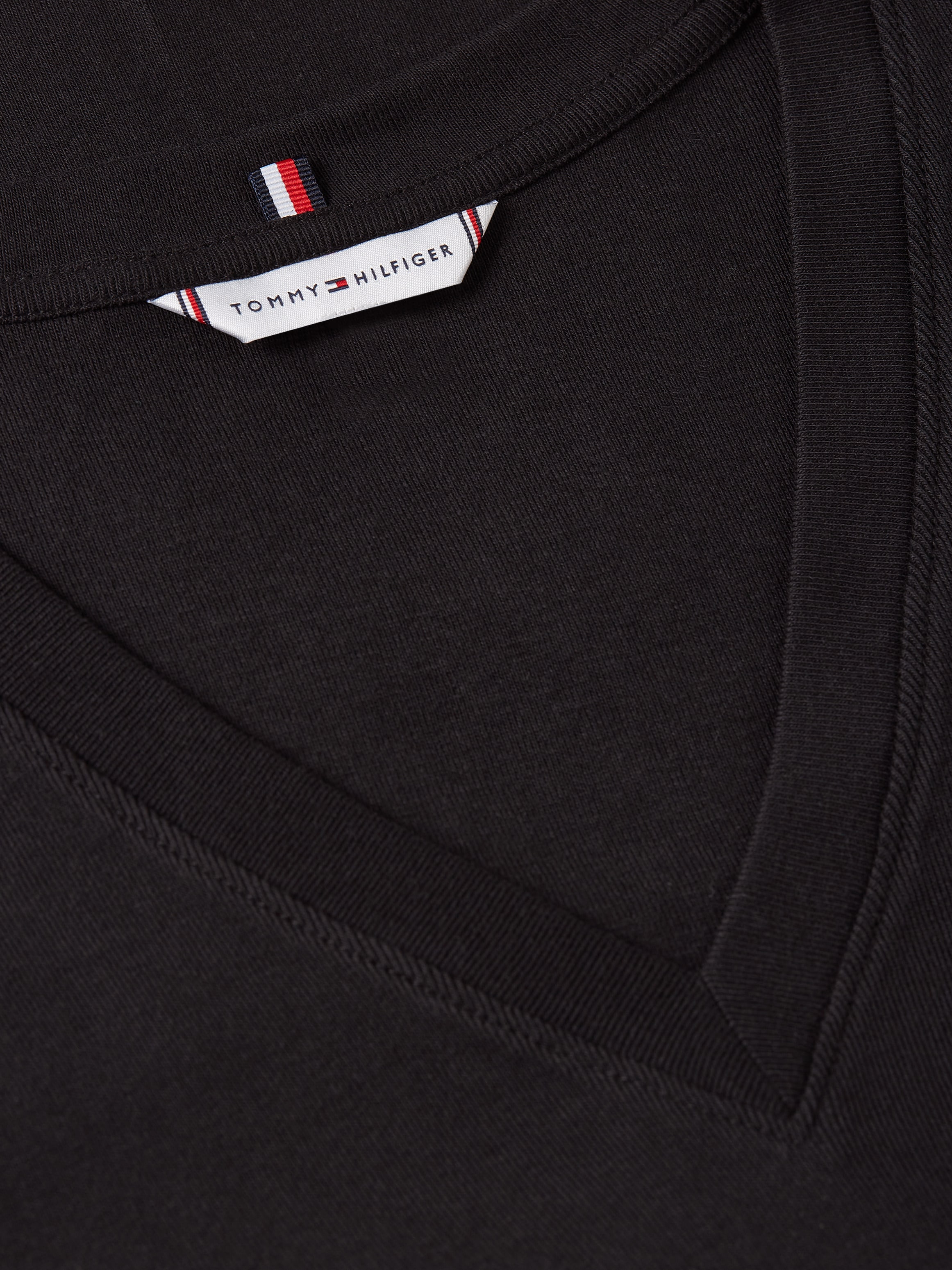 Tommy Hilfiger T-Shirt »SLIM CODY V-NK SS«, mit Logostickerei