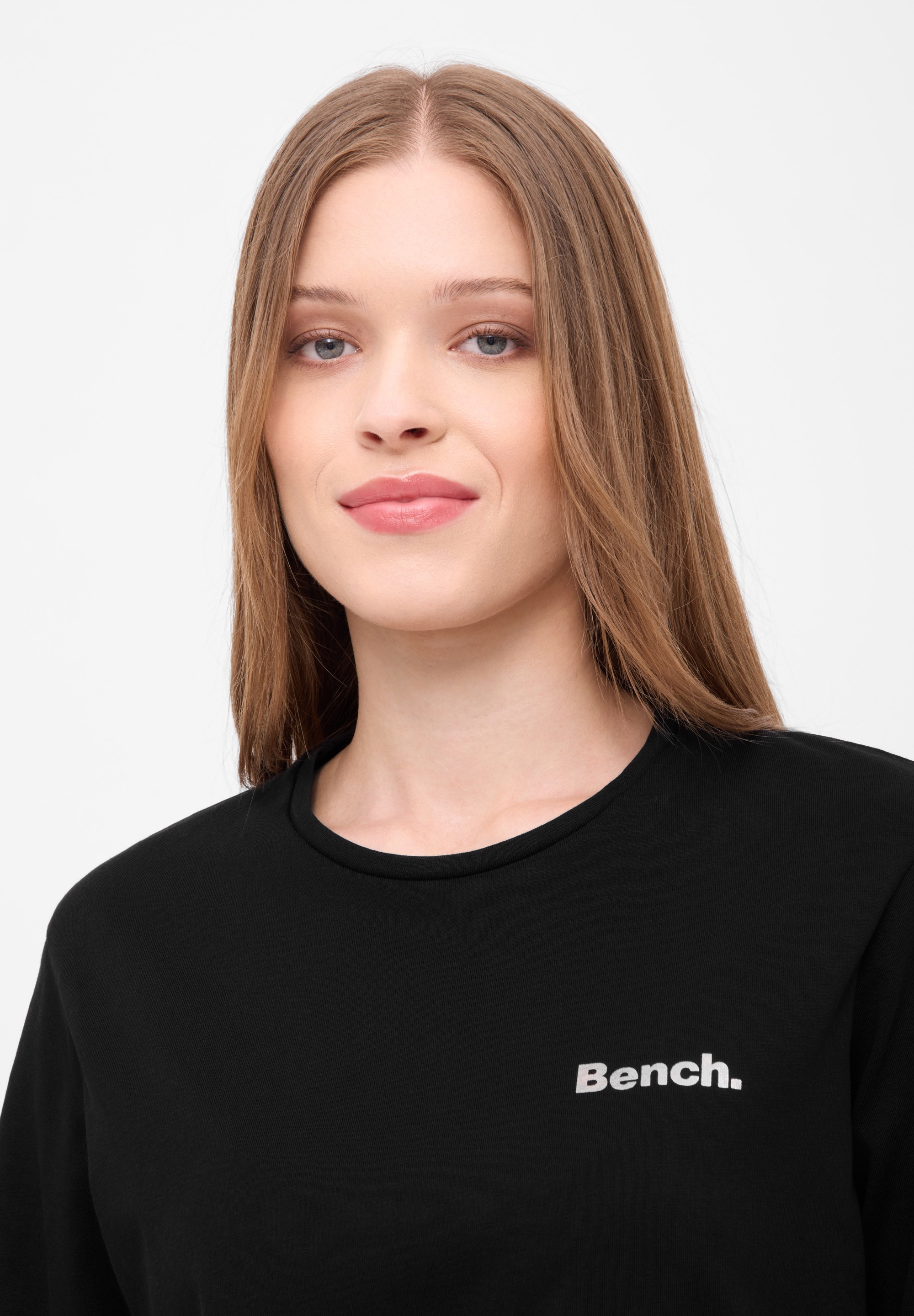 Bench. 3/4-Arm-Shirt »ROMILEY«, tailliertes Basic mit 3/4 Arm und Logoprint im Metallic-Holo Stil