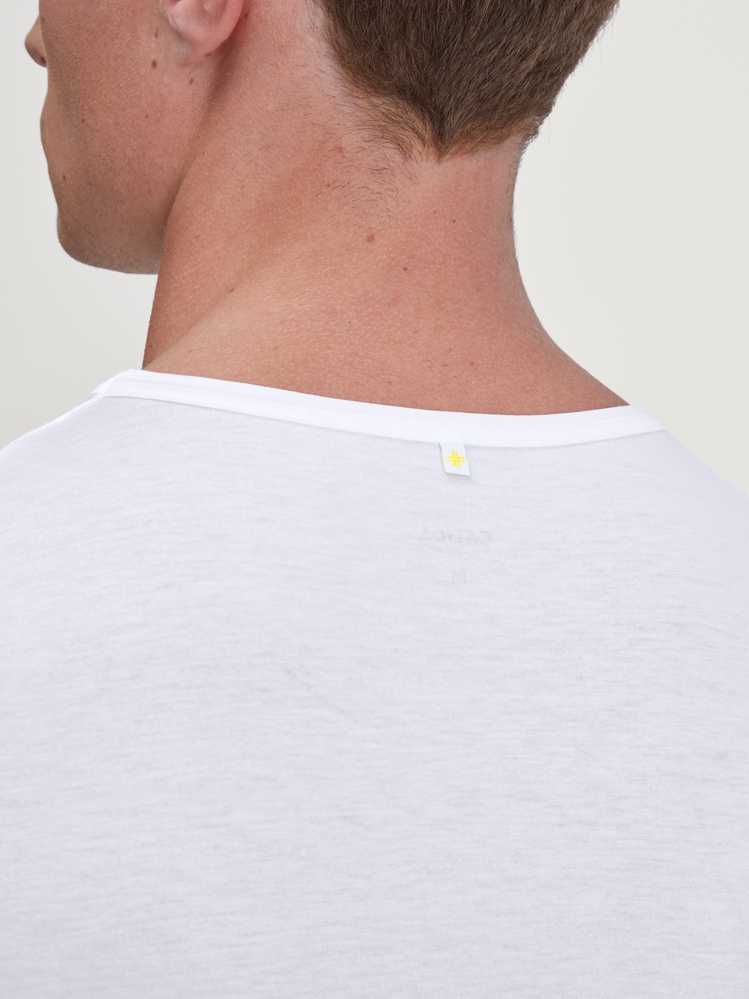 CALIDA T-Shirt »Natural Cooling« Rundhals-Ausschnitt, Single Jersey, elastisch, weich, Kurzarm