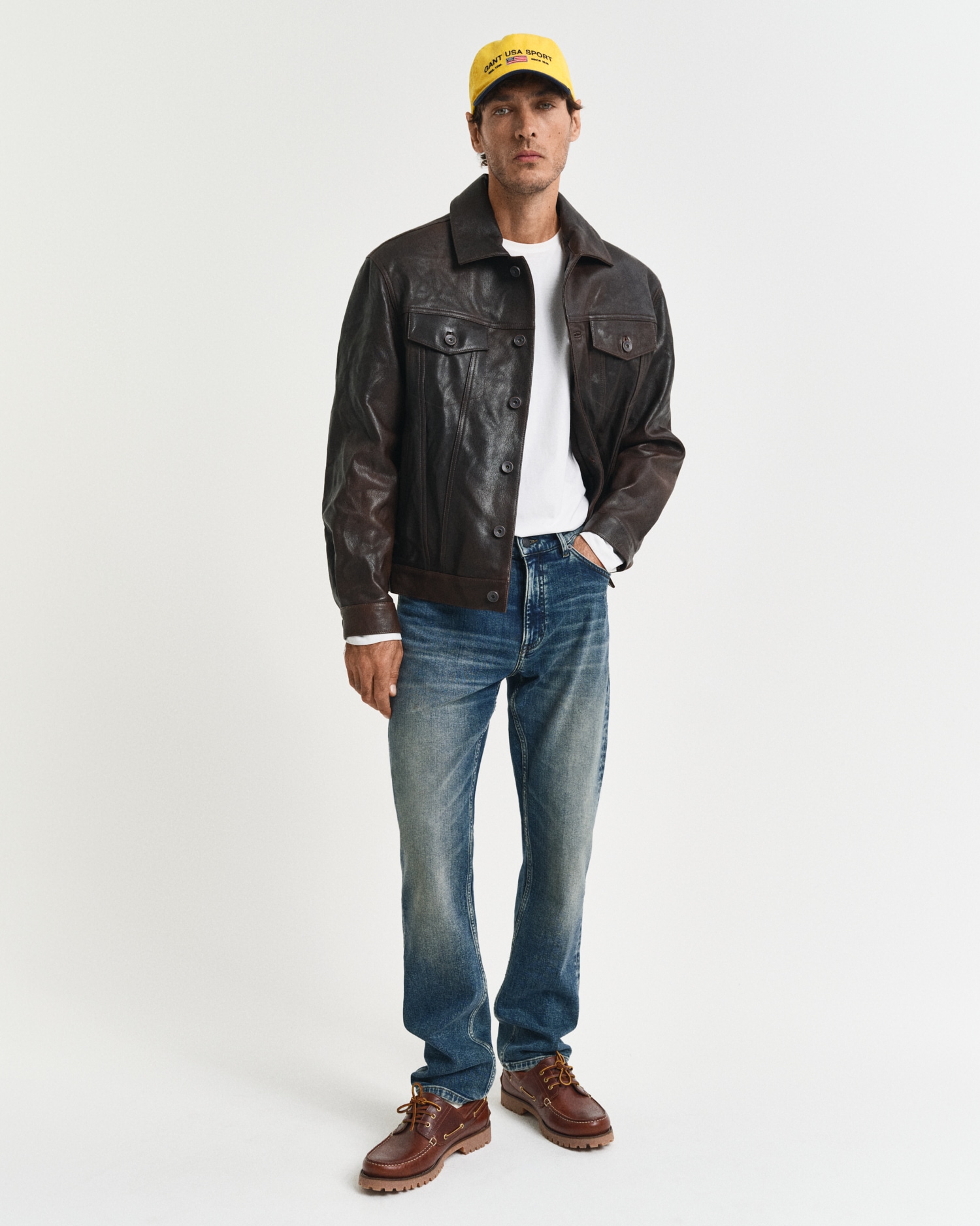Gant Langarmshirt »REG SHIELD LS T-SHIRT«, mit Logostickerei auf der Brust