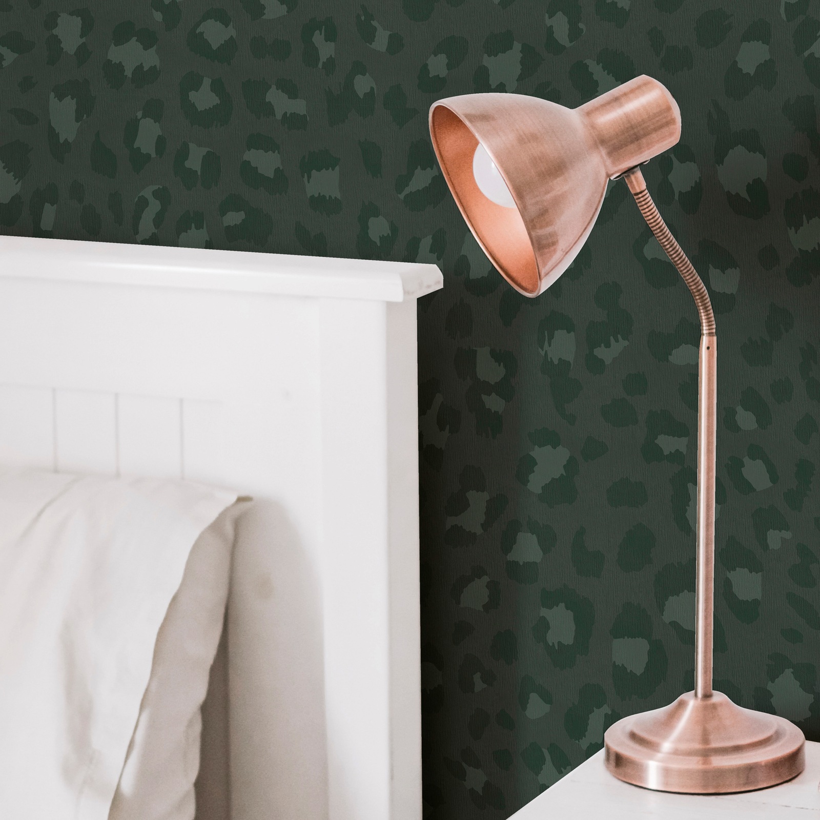 Superfresco Easy Vliestapete »Tiger Druck - Grün« geprägt FSC® zertifiziert, mit lebhaftem Druck, 10 Meter Länge