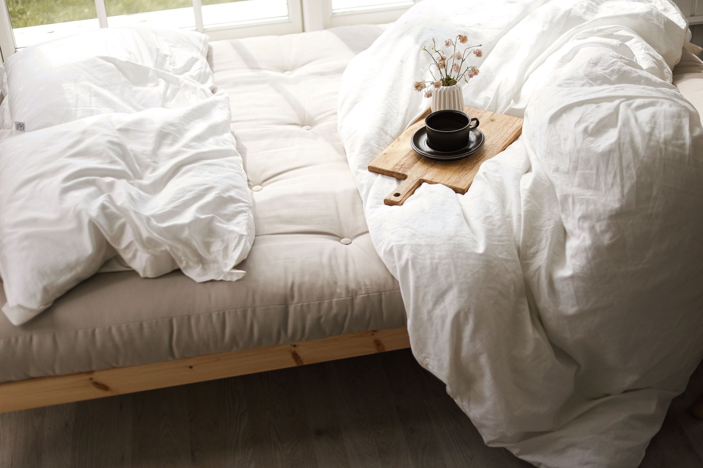 Karup Design Schlafsofa »Grab, inkl. Futonmatratze - aus massivem Kieferholz, 130x190 cm« Mit Holzstruktur, inkl. Futonmatratze, Liegefläche 130x190 cm