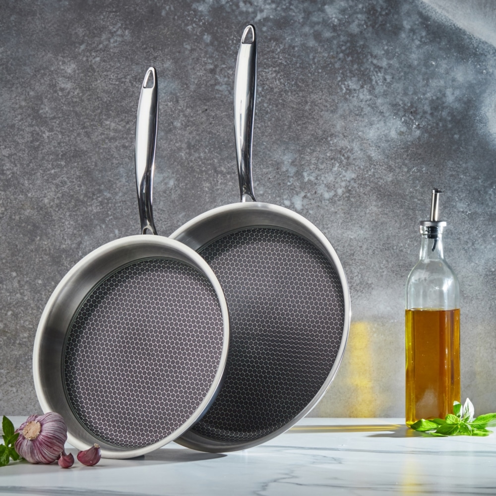 RESTO Kitchenware Bratpfanne »Achird Pfanne aus Tri-Ply (Edelstahl + Aluminium + Edelstahl) ofenfest«, Edelstahl 18/10, (1 tlg.), Die 3-schichtige Basis ermöglicht eine Energieeinsparung von 25%