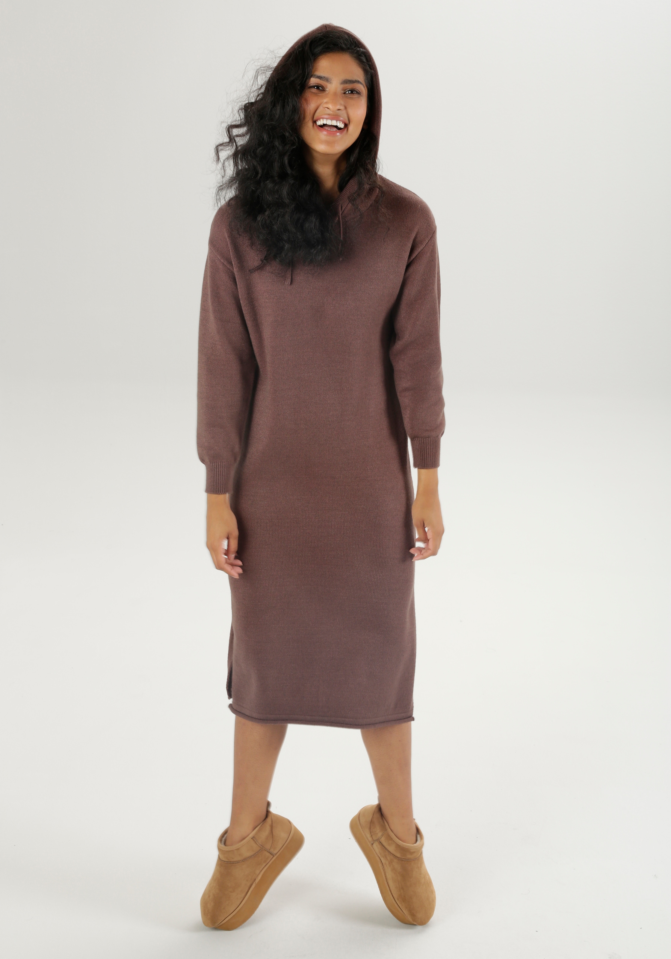 Aniston CASUAL Strickkleid, Kapuze mit Bindeband regulierbar