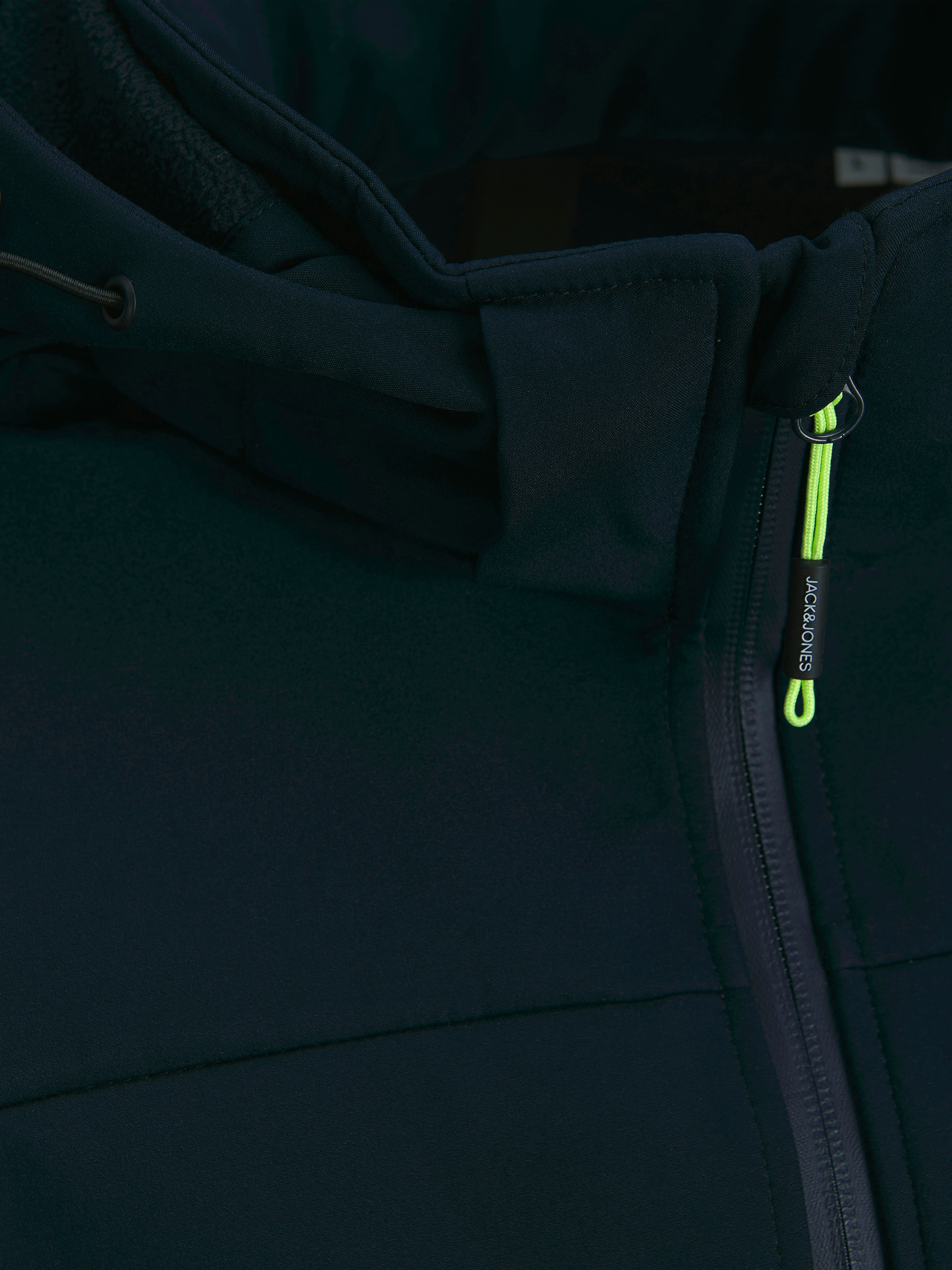 Jack & Jones Softshelljacke »JJTHEO SOFTSHELL JACKET«, mit Kapuze