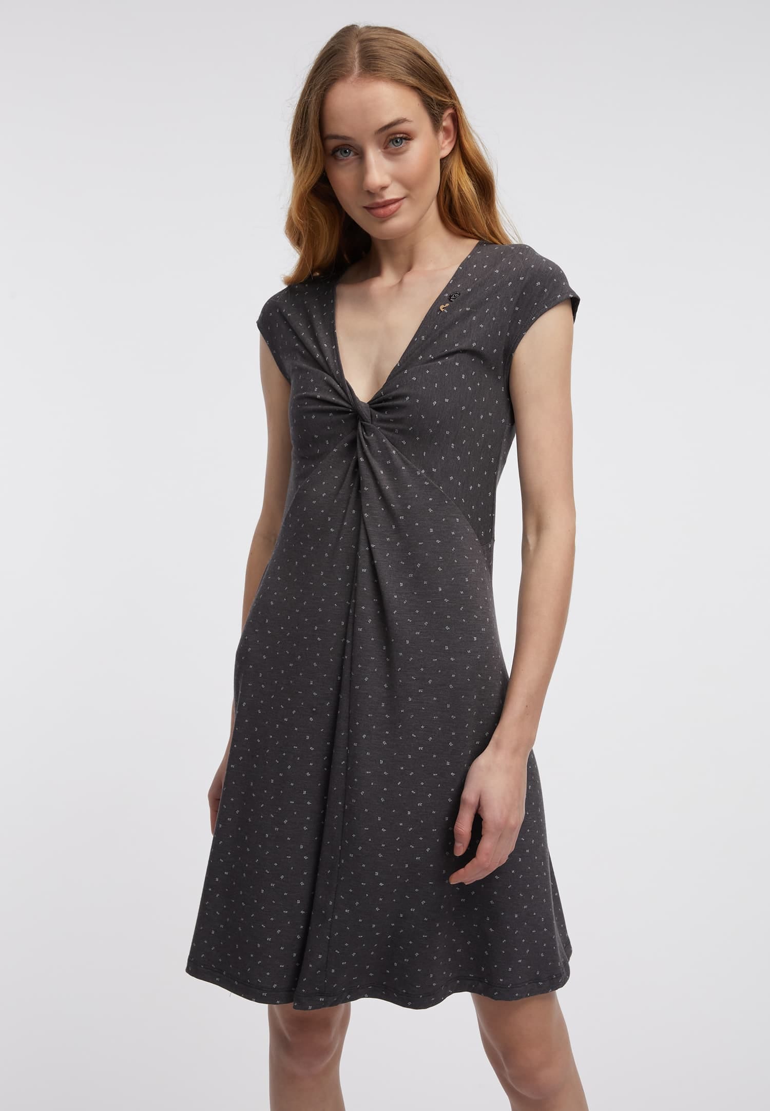 Ragwear Shirtkleid »COMFREY«, Ausschnitt mit Knotendetail und Zierknöpfen