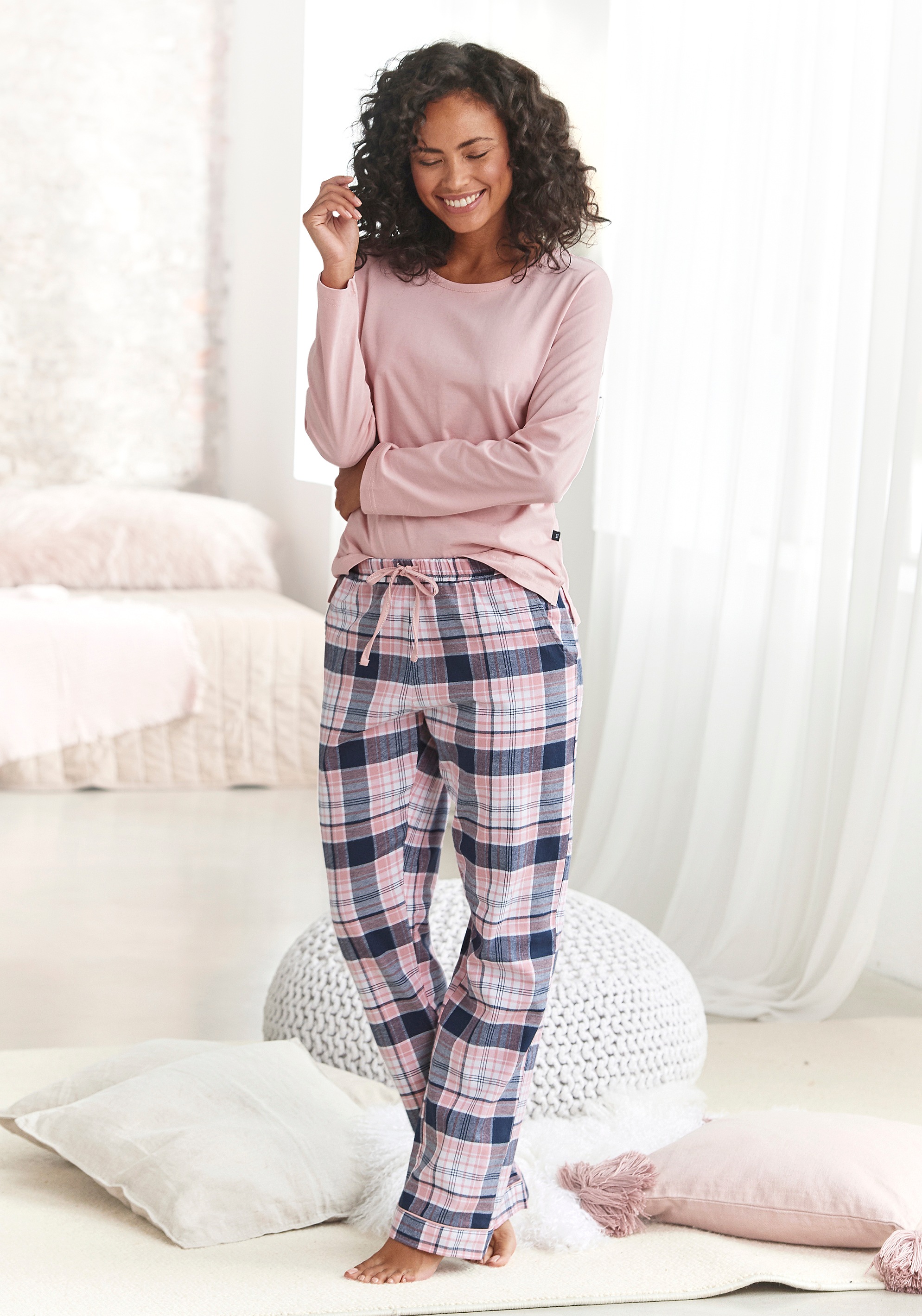 H.I.S Pyjama 2 Stk. tlg., mit karierter Schlafhose rosa/rosa-grau-kariert 44 44 Flanell-Pyjama im Karo-Look mit Jerseyoberteil