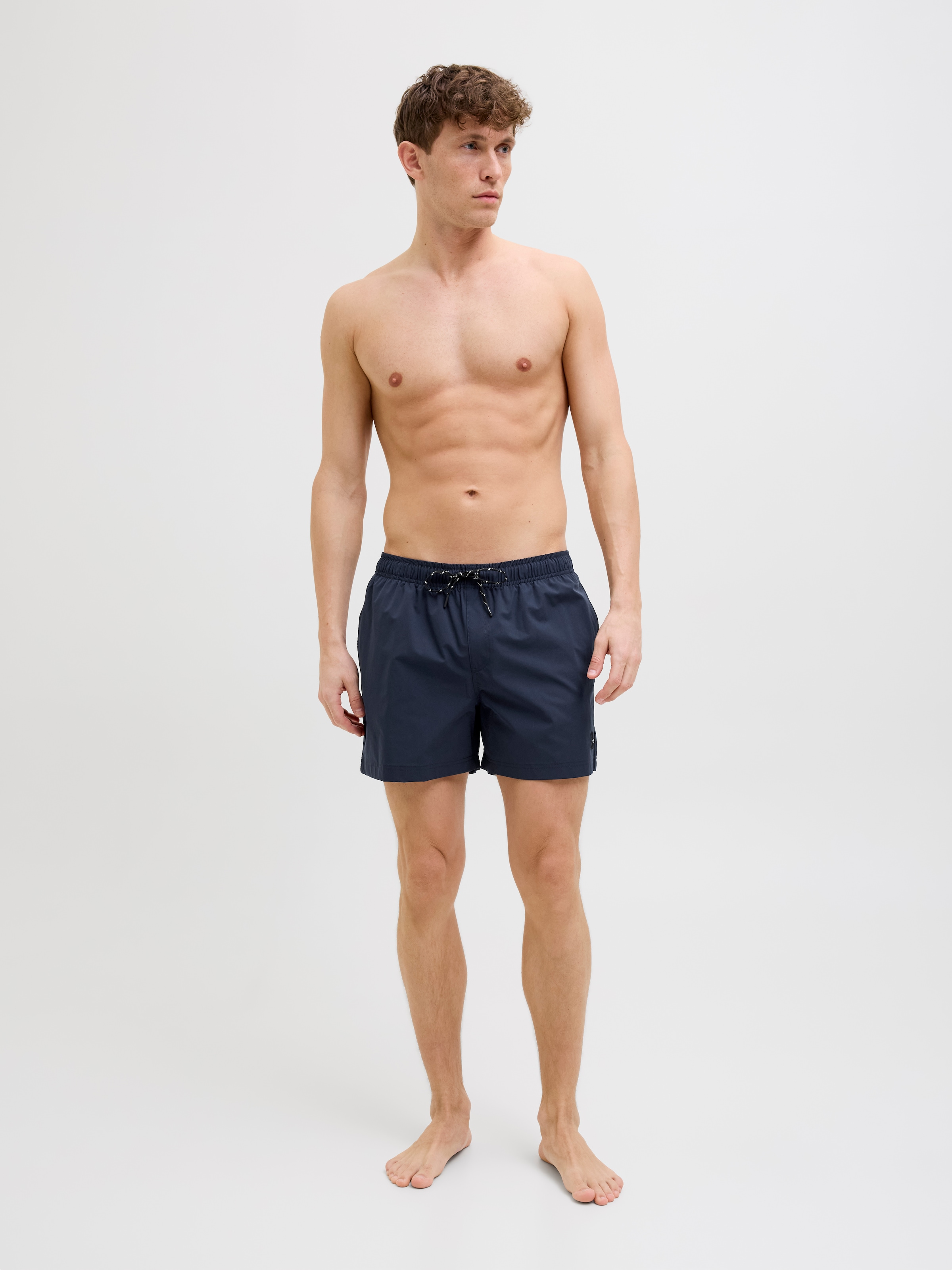 Jack & Jones Badeshorts »JPSTMAUI  Badeshort mit elastischem Bund und normalem Schnitt« unifarben, modisch, slim fit, Polyester