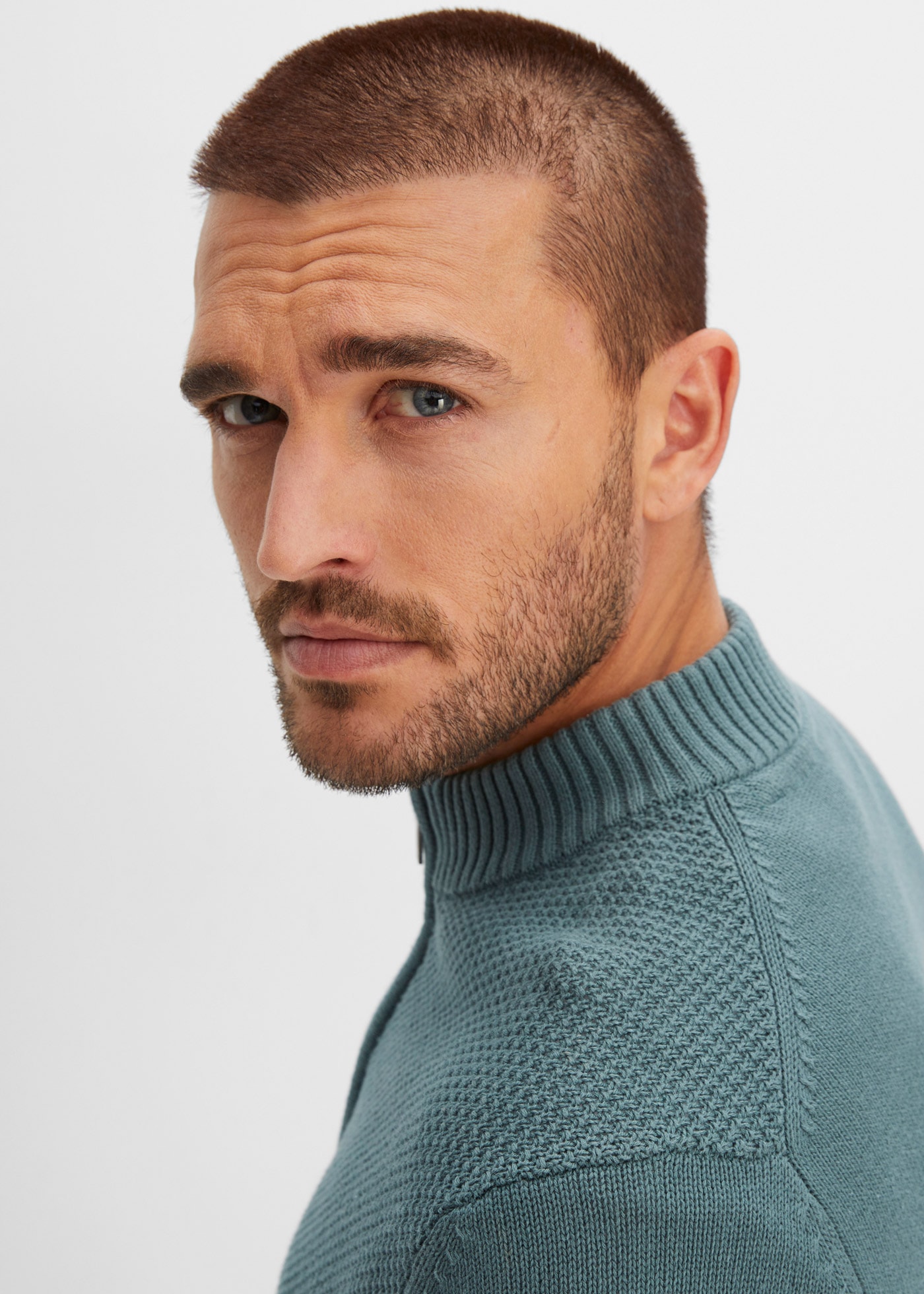 bonprix Strickjacke »Feinstrickjacke aus reiner Baumwolle« Regular fit, Feinstrick, mit Stehkragen, aus Baumwolle