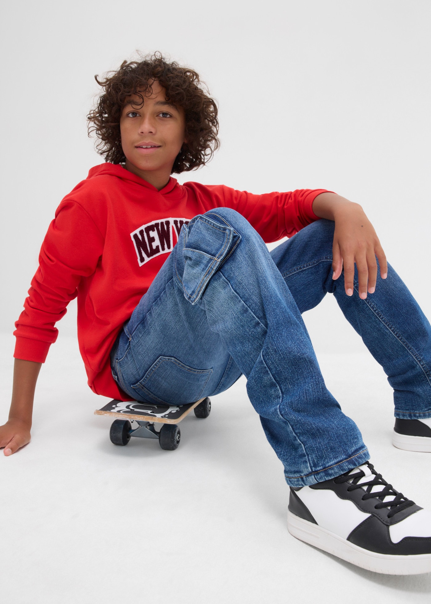 bonprix Loose-fit-Jeans mit Cargo-Design, aus Baumwolle, Polyester und Elasthan