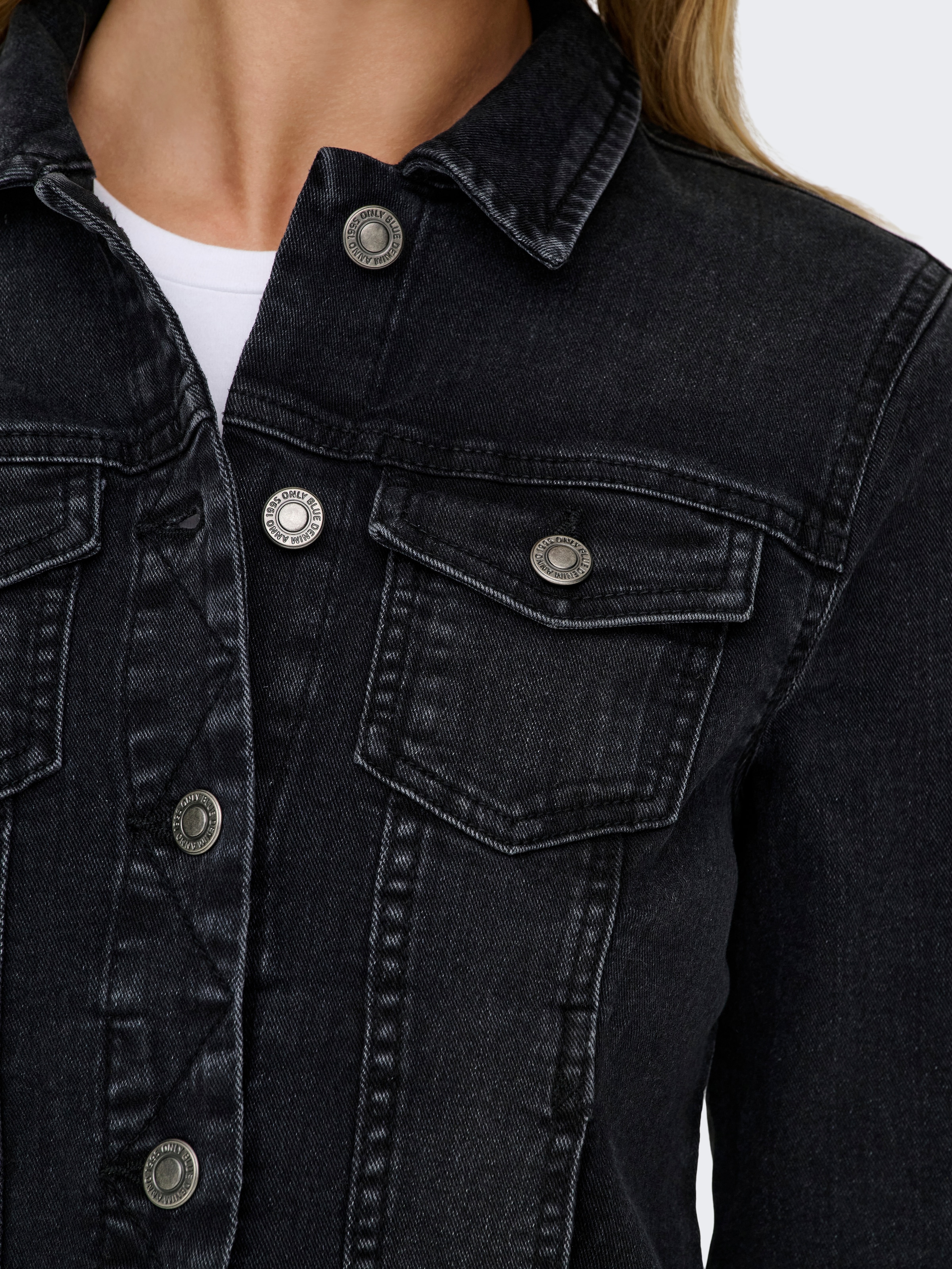 ONLY Jeansjacke »ONLWONDER – Jeansjacke mit Teilungsnähten und Stretch« sehr figurbetont, casual, Denim, Baumwollmischung, Brusttaschen