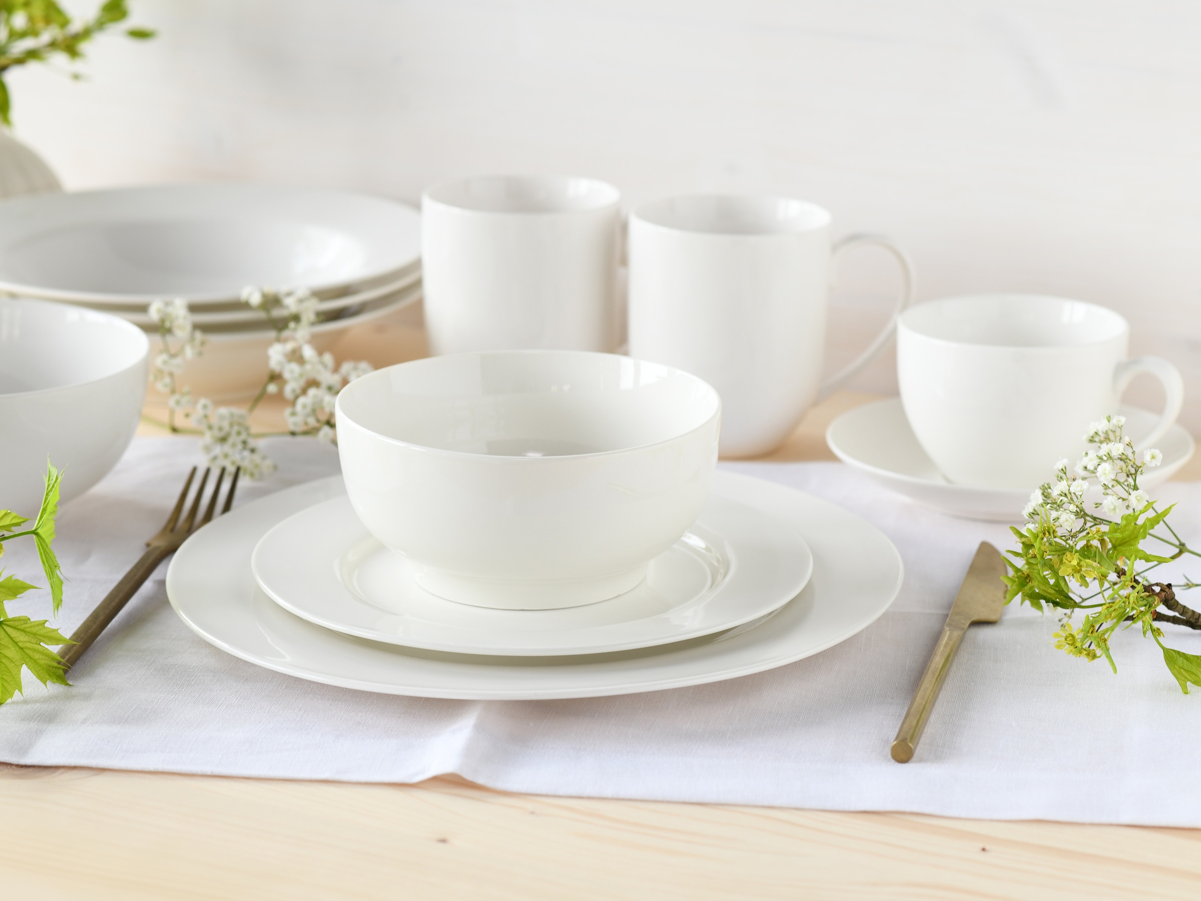 CreaTable Kombiservice »Fleur Royal, Kombi-Service 42-tlg« Traditionelle Fahnenform