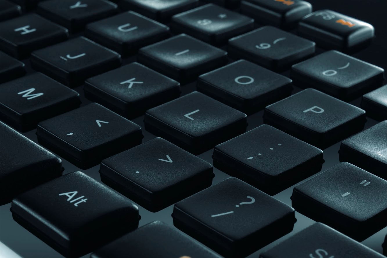 Logitech Tastatur »Wireless Keyboard K750 SOLAR«, (Multimedia-Tasten-Ziffernblock-ausklappbare Füße-verstellbare Füße)