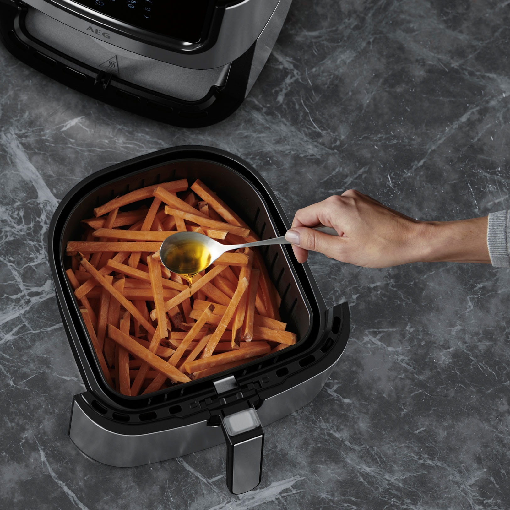 AEG Heißluftfritteuse »Gourmet 6 AF6-1-6ST, 8 voreingestellte Programme«, 1800 W, Fassungsvermögen 5,4 l, großes Fassungsvermögen, frittieren, grillen, braten und sogar backen