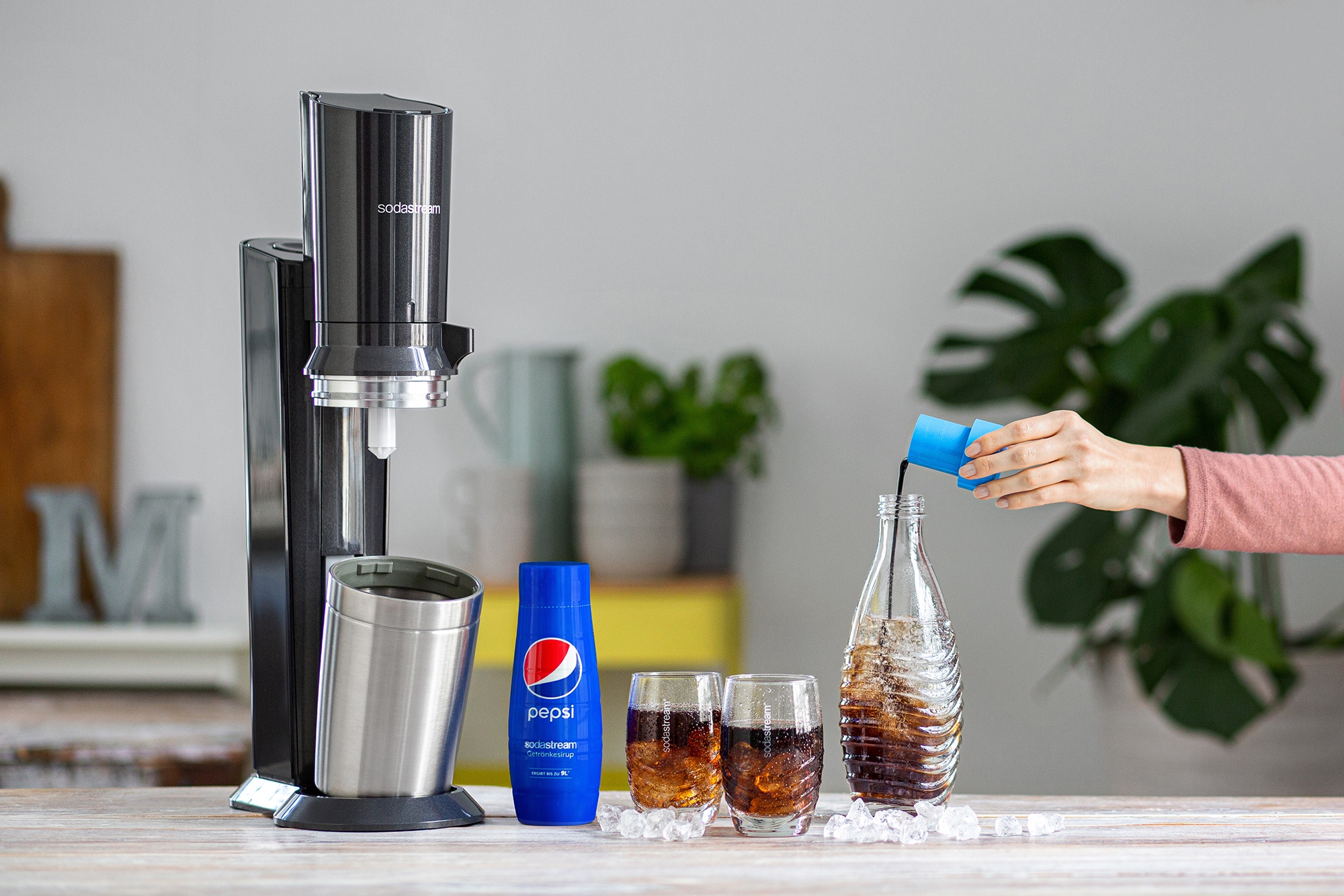 SodaStream Getränke-Sirup, Pepsi Cola, (4 Flaschen), für bis zu 9 Liter Fertiggetränk