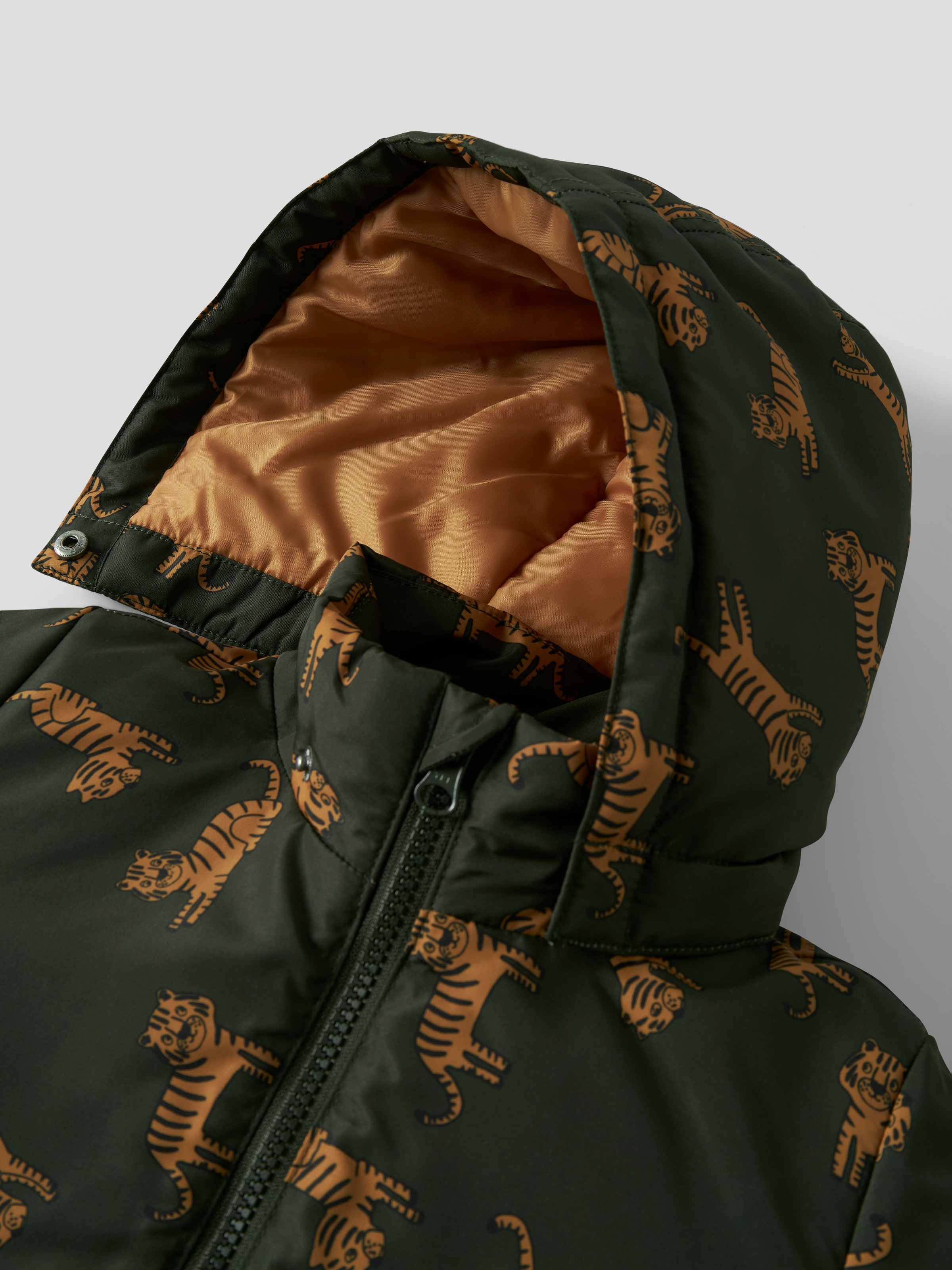 Name It Outdoorjacke »NMMMAX JACKET PA AOP NOOS« mit Kapuze Kunstfaser, wasserabweisend, mit abnehmbarer Kapuze
