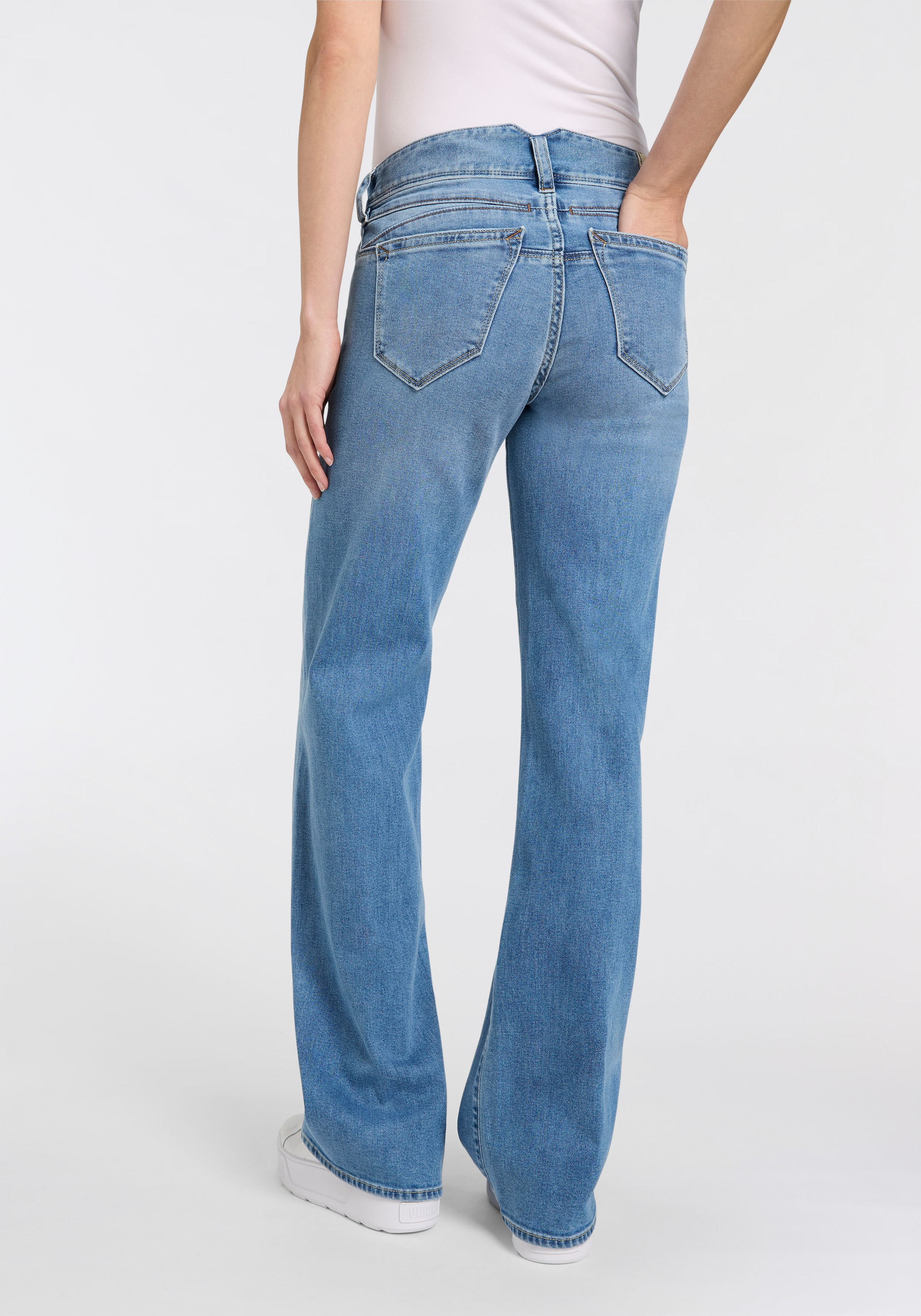 Herrlicher 5-Pocket-Jeans »Prime New Denim Comfort« mit Spitzbund hinten