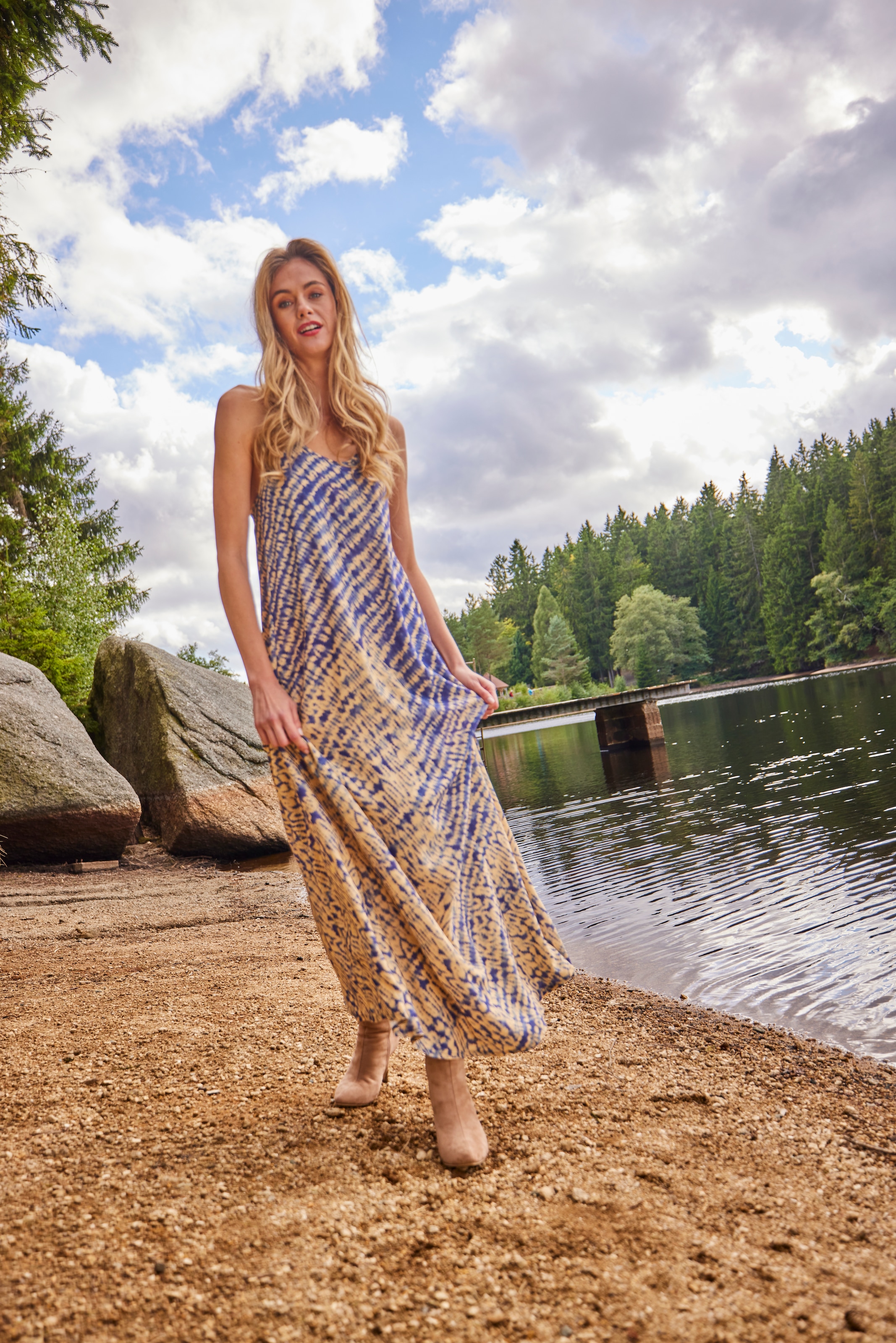 Aniston CASUAL Sommerkleid mit Batikmuster im Farbverlauf