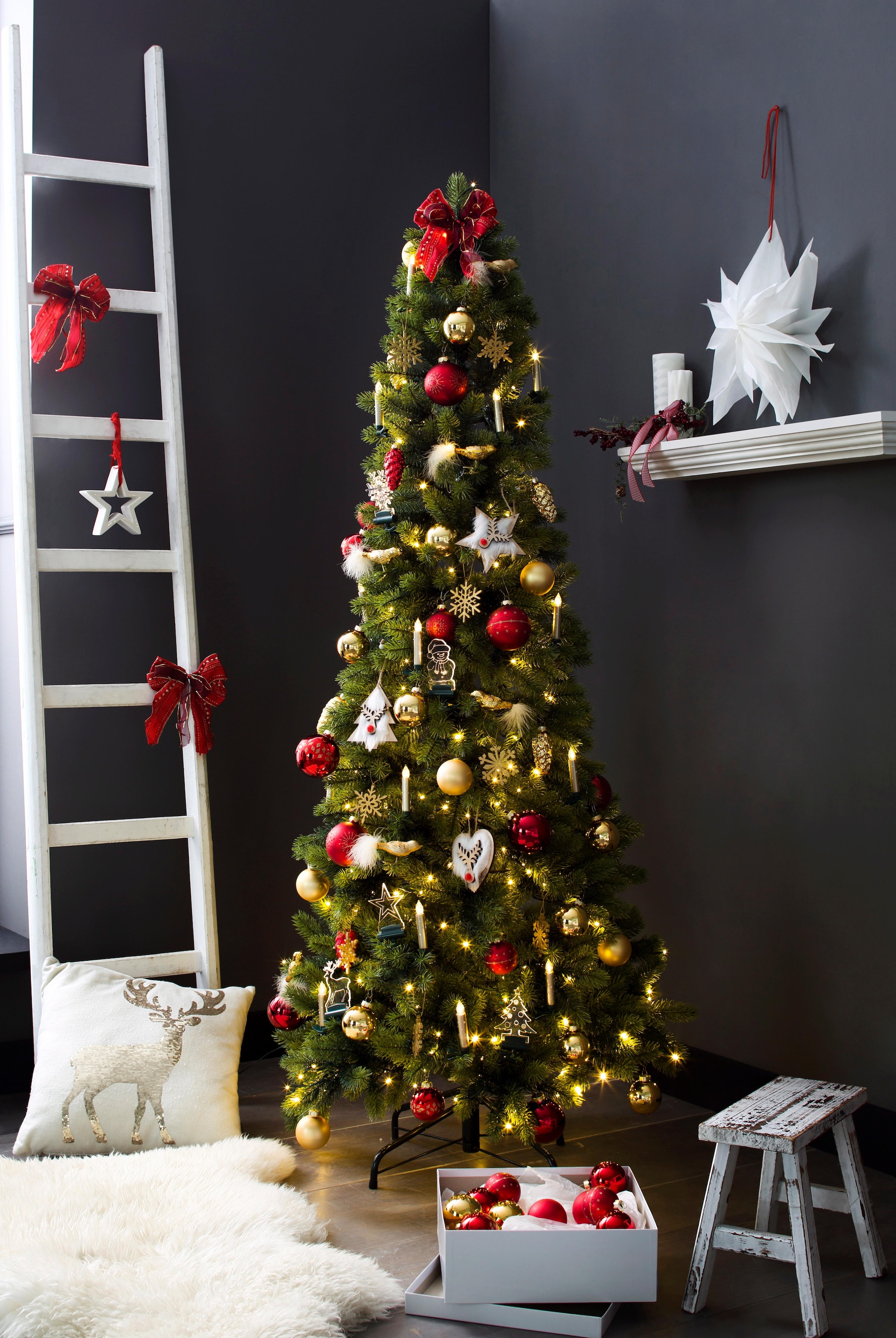 Creativ deco Künstlicher Weihnachtsbaum »Weihnachtsdeko, künstlicher Christbaum, Tannenbaum«, in schlanker Form, mit LED-Lichterkette